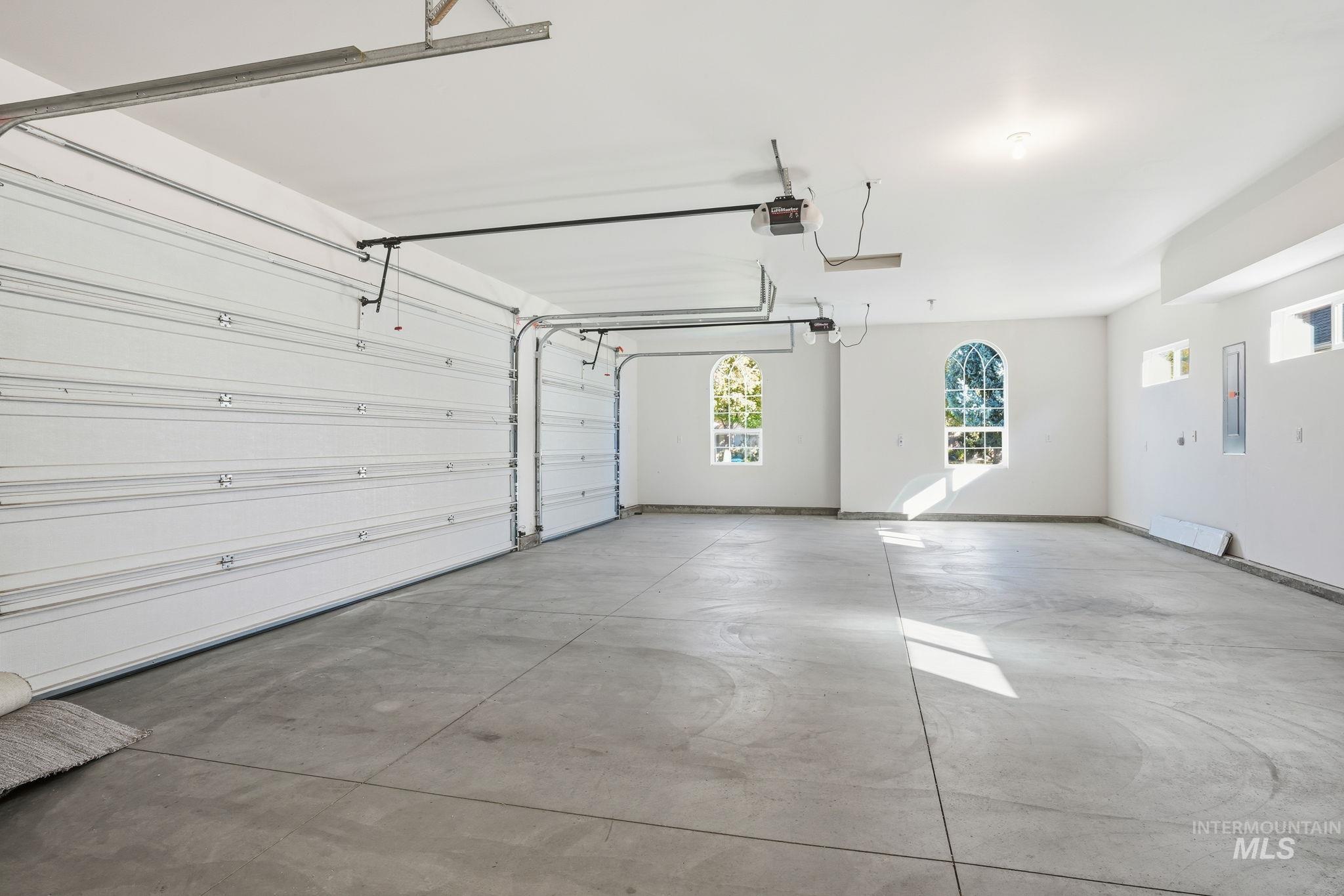 1007 W Oakhampton Drive Property Photo 43