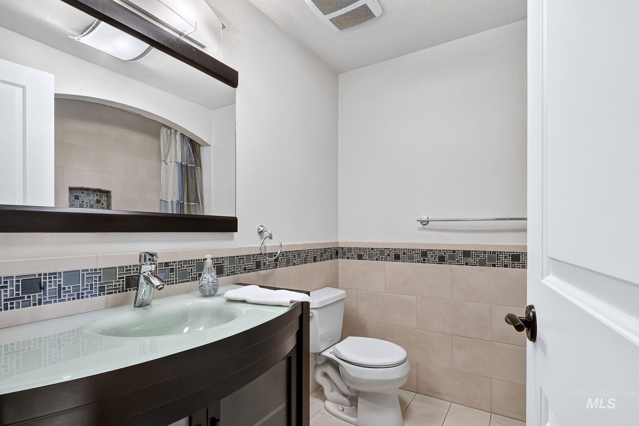 2201 E Dicky Circle Property Photo 6