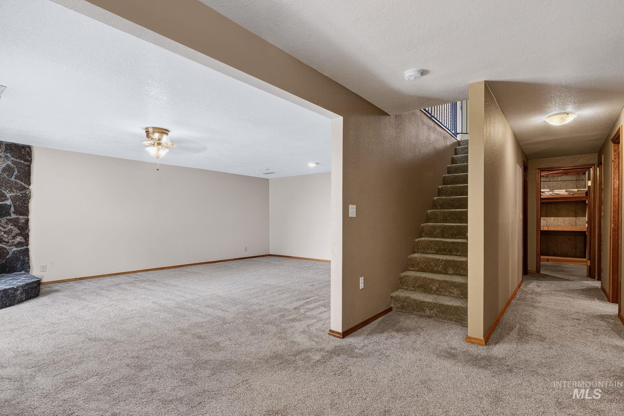 2201 E Dicky Circle Property Photo 17