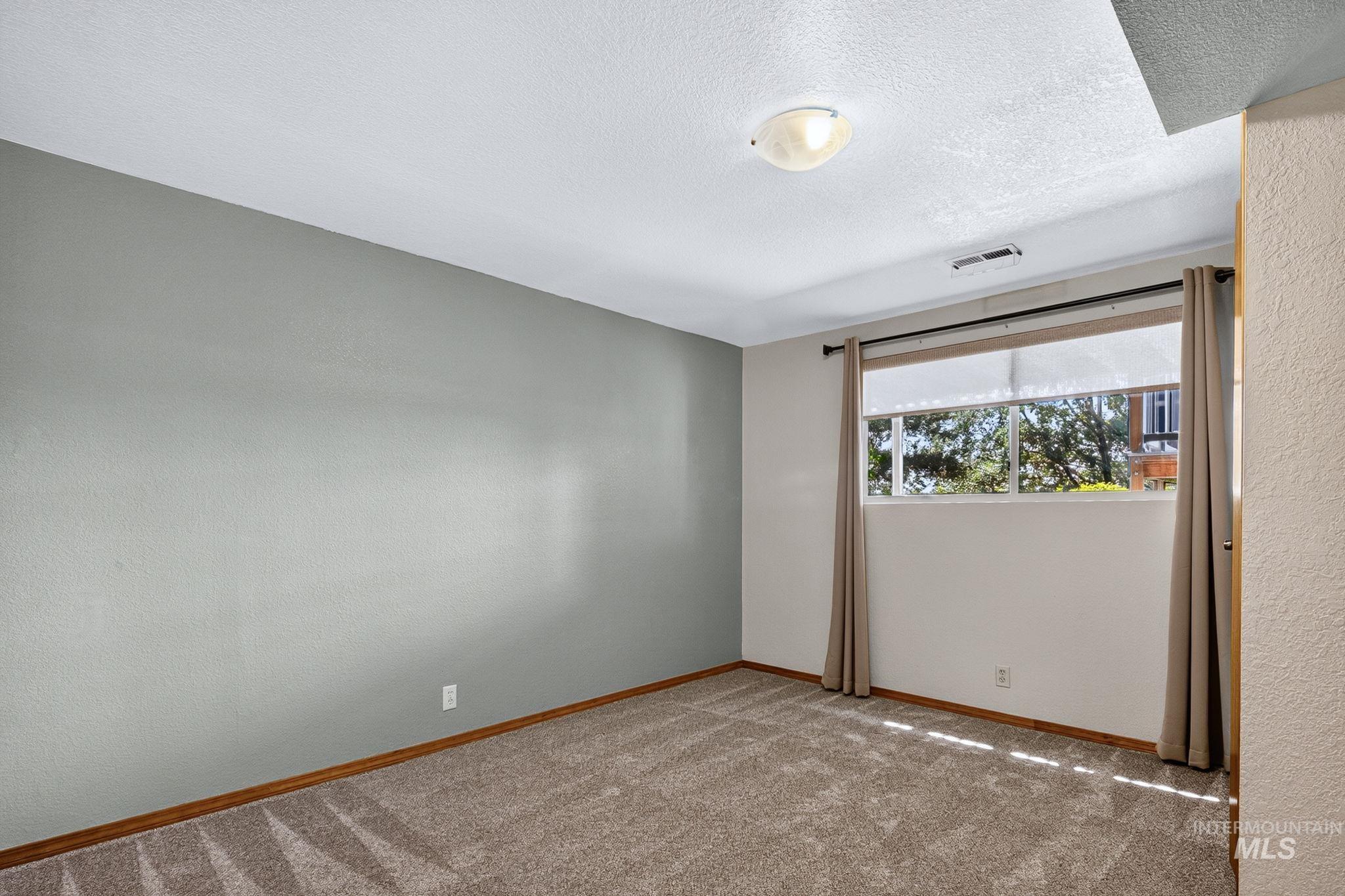 2201 E Dicky Circle Property Photo 19