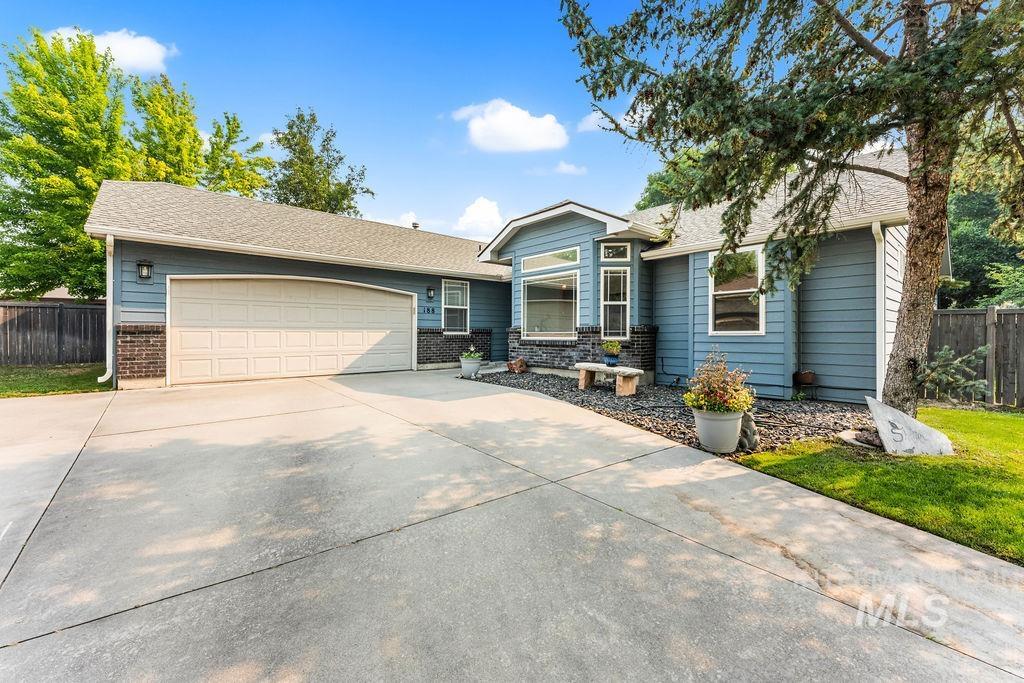 188 S Cobblestone Way Property Photo 1