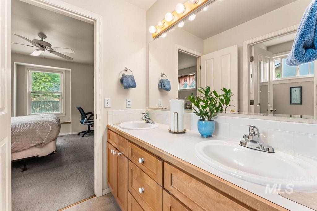 188 S Cobblestone Way Property Photo 33