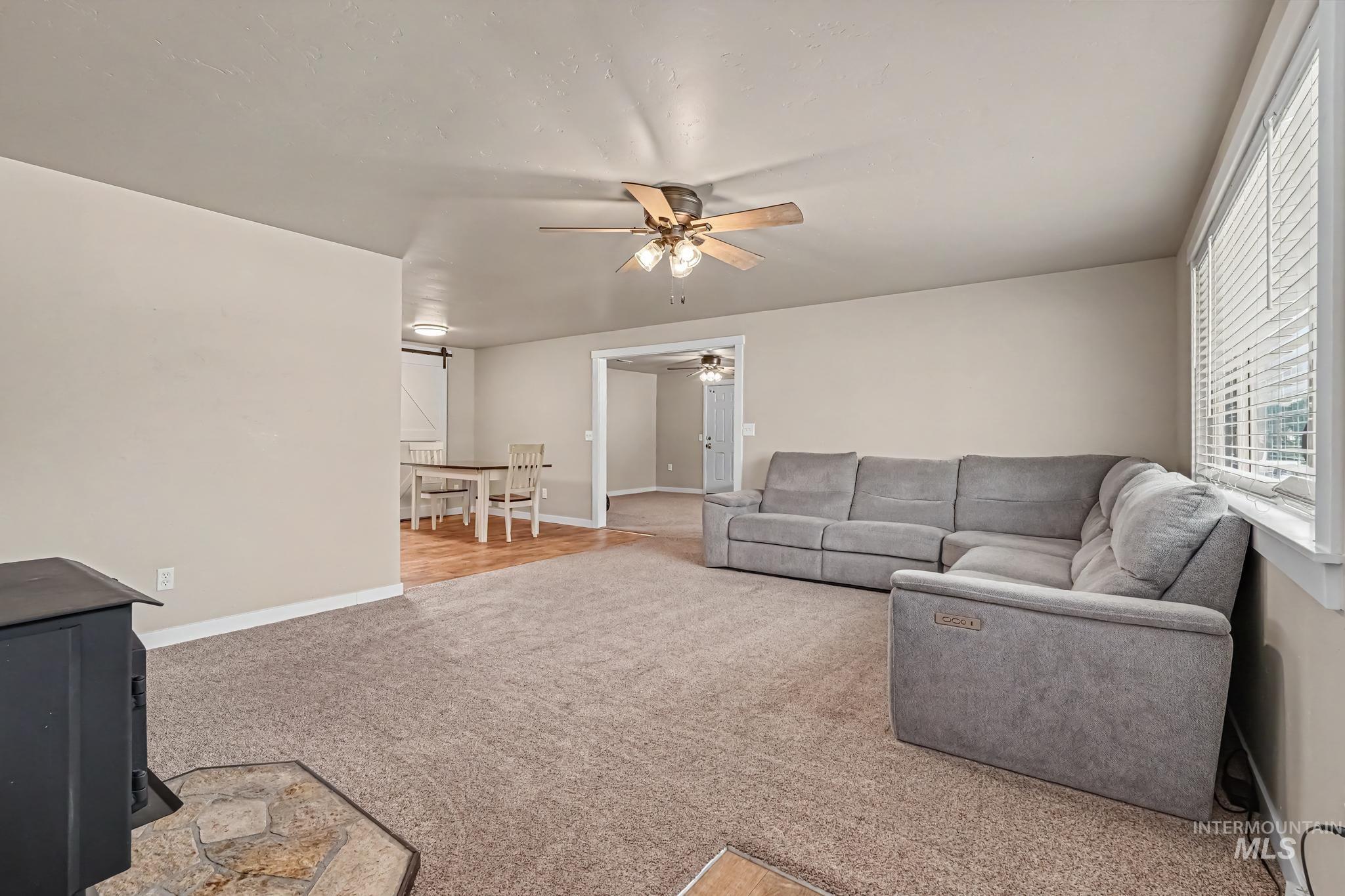 162 S Ash Ave Property Photo 6