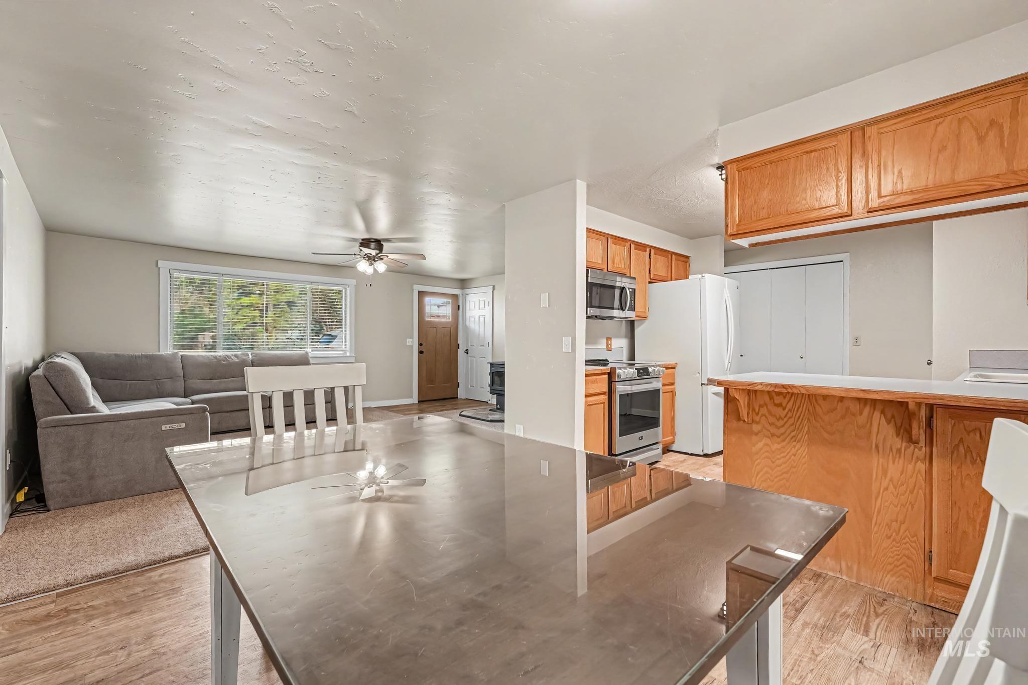 162 S Ash Ave Property Photo 10