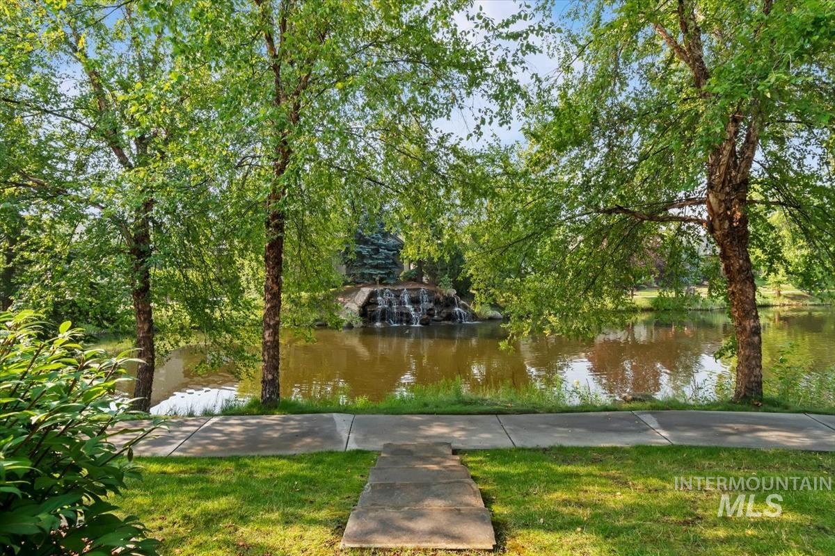 9775 W Sultana Dr Property Photo 2