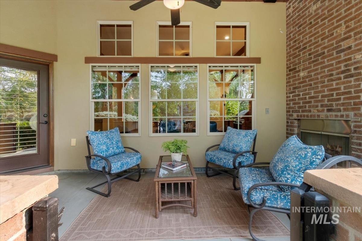 9775 W Sultana Dr Property Photo 4