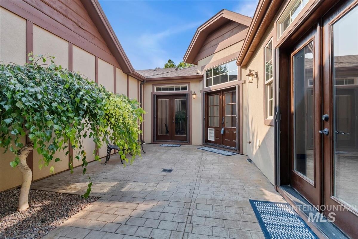 9775 W Sultana Dr Property Photo 7