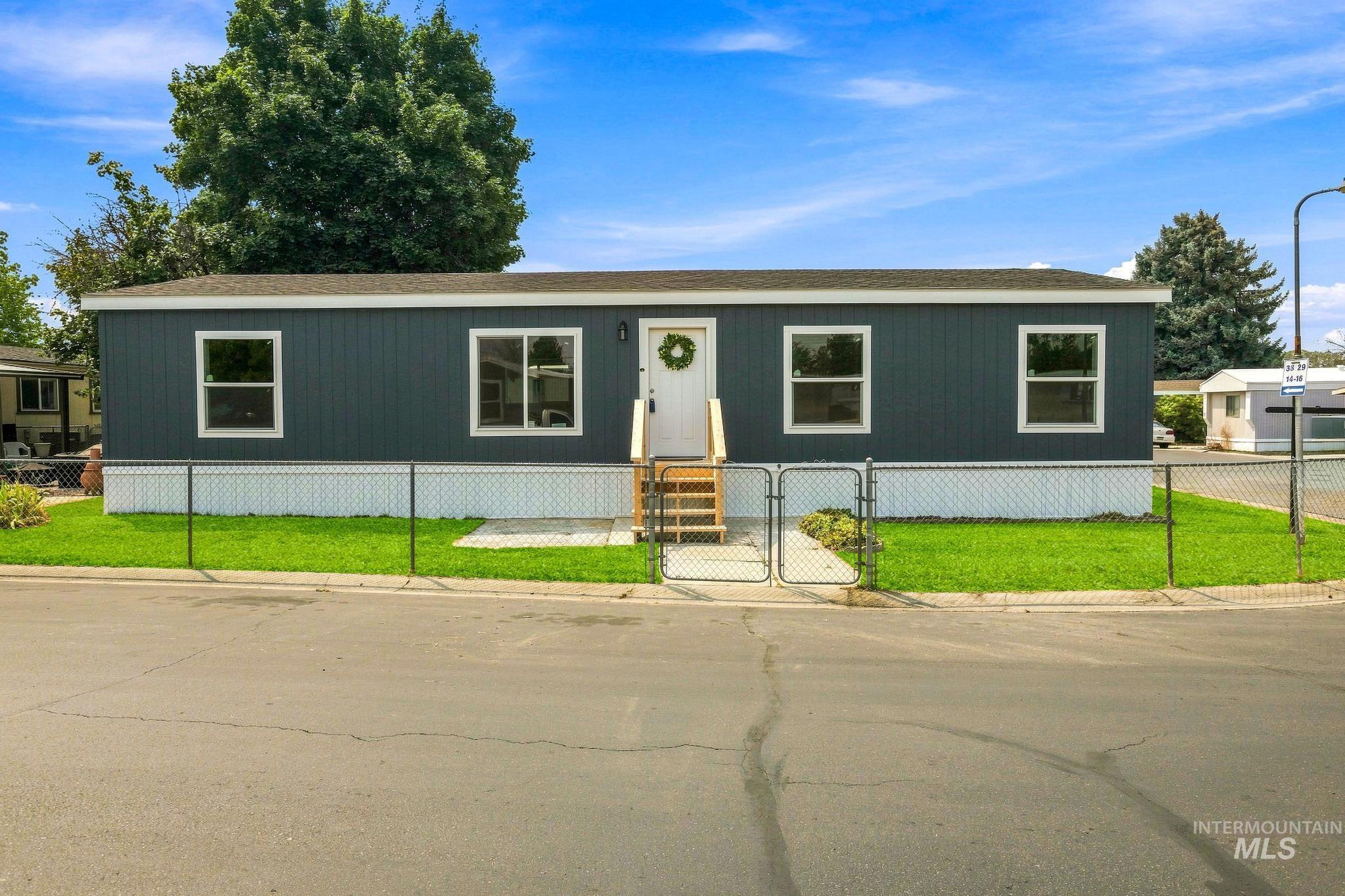 424 W Cherry Ln Property Photo 1