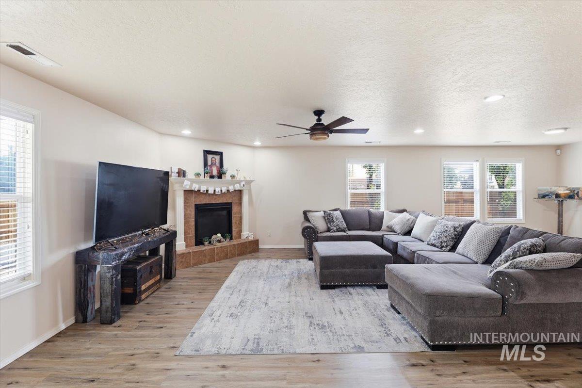 16765 Ardyce Ave Property Photo 3