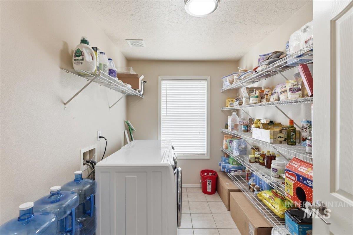 16765 Ardyce Ave Property Photo 12