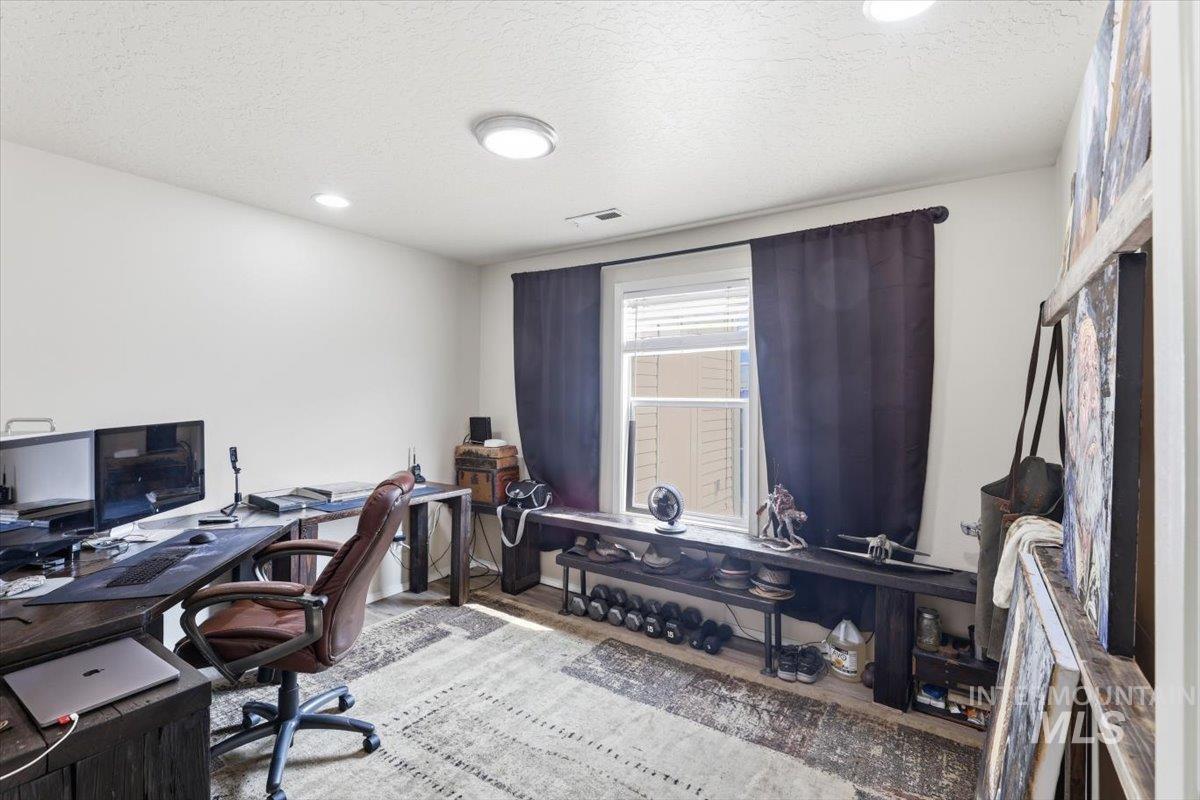 16765 Ardyce Ave Property Photo 14