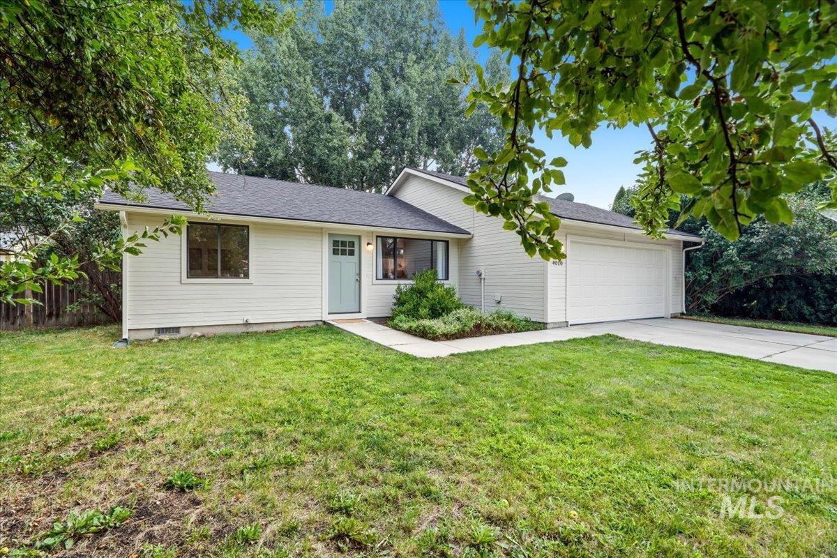 4010 N Cambria Way Property Photo 1