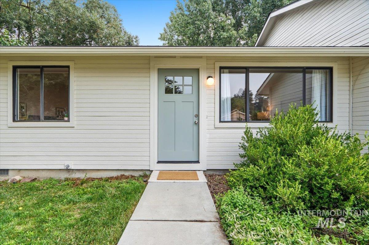 4010 N Cambria Way Property Photo 4