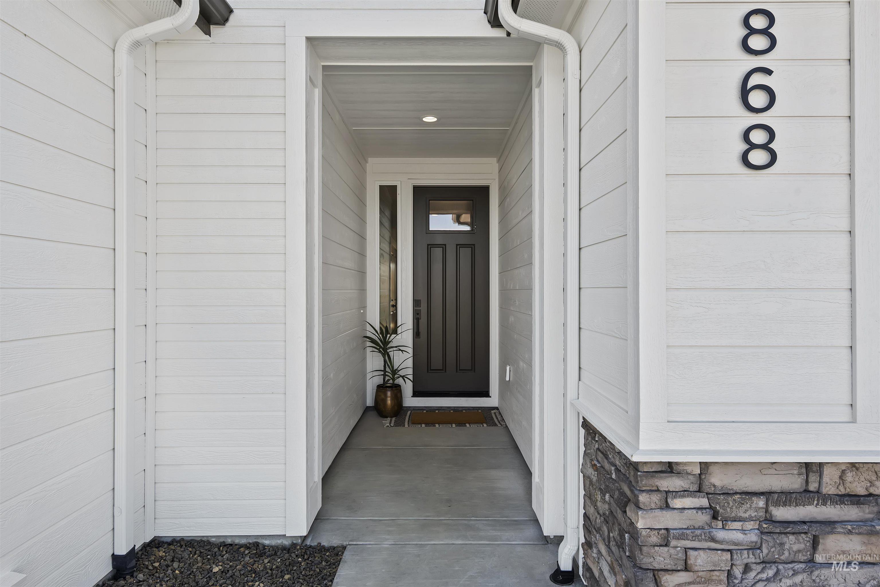 3407 Helios St. Property Photo 2