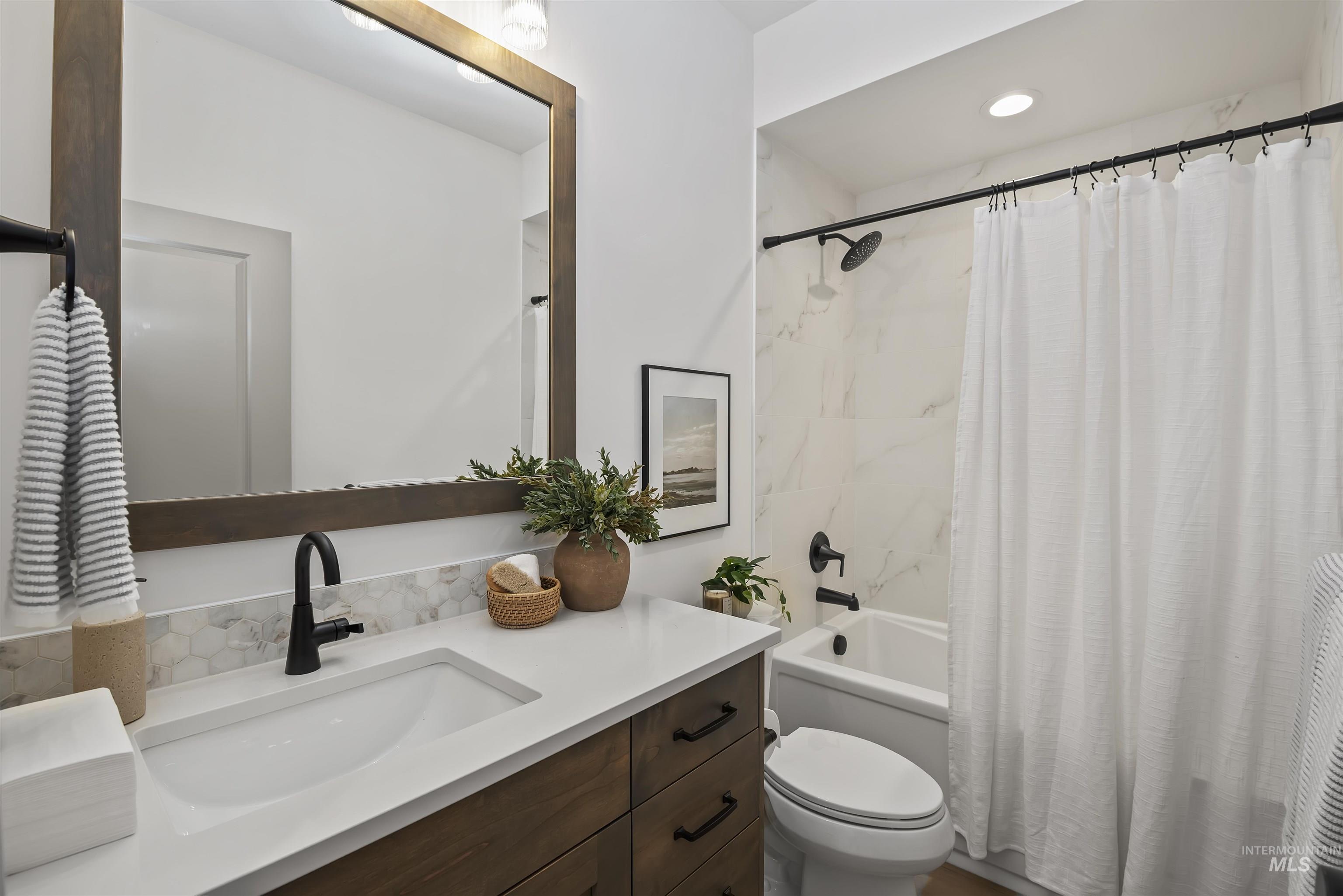 3407 Helios St. Property Photo 15