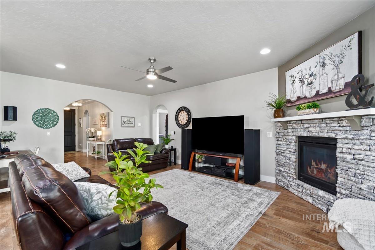 5755 W Montage Ct. Property Photo 12