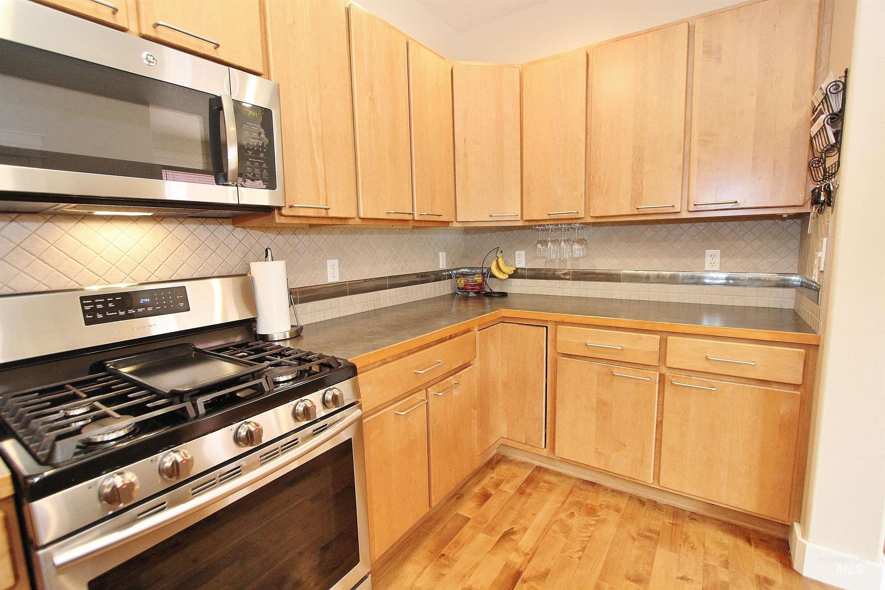1013 E Legacy View Dr Property Photo 11