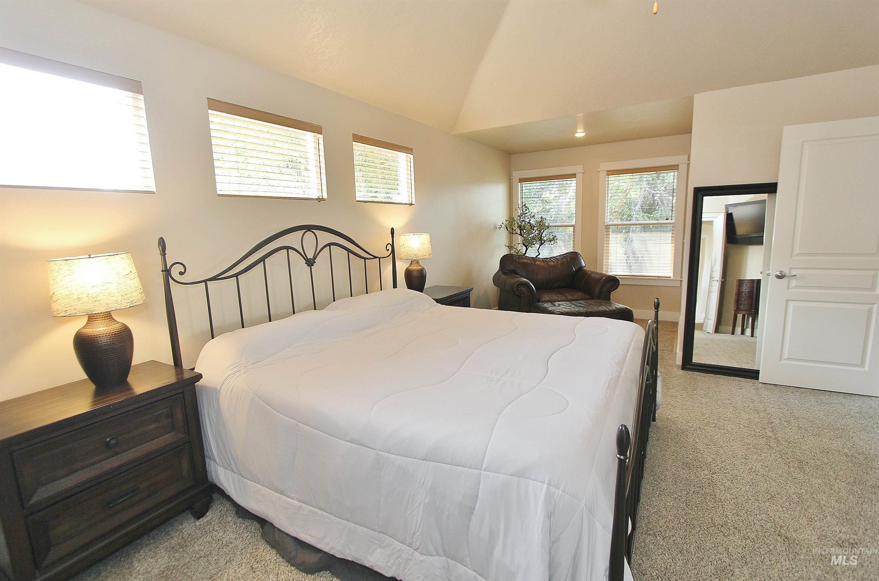 1013 E Legacy View Dr Property Photo 13