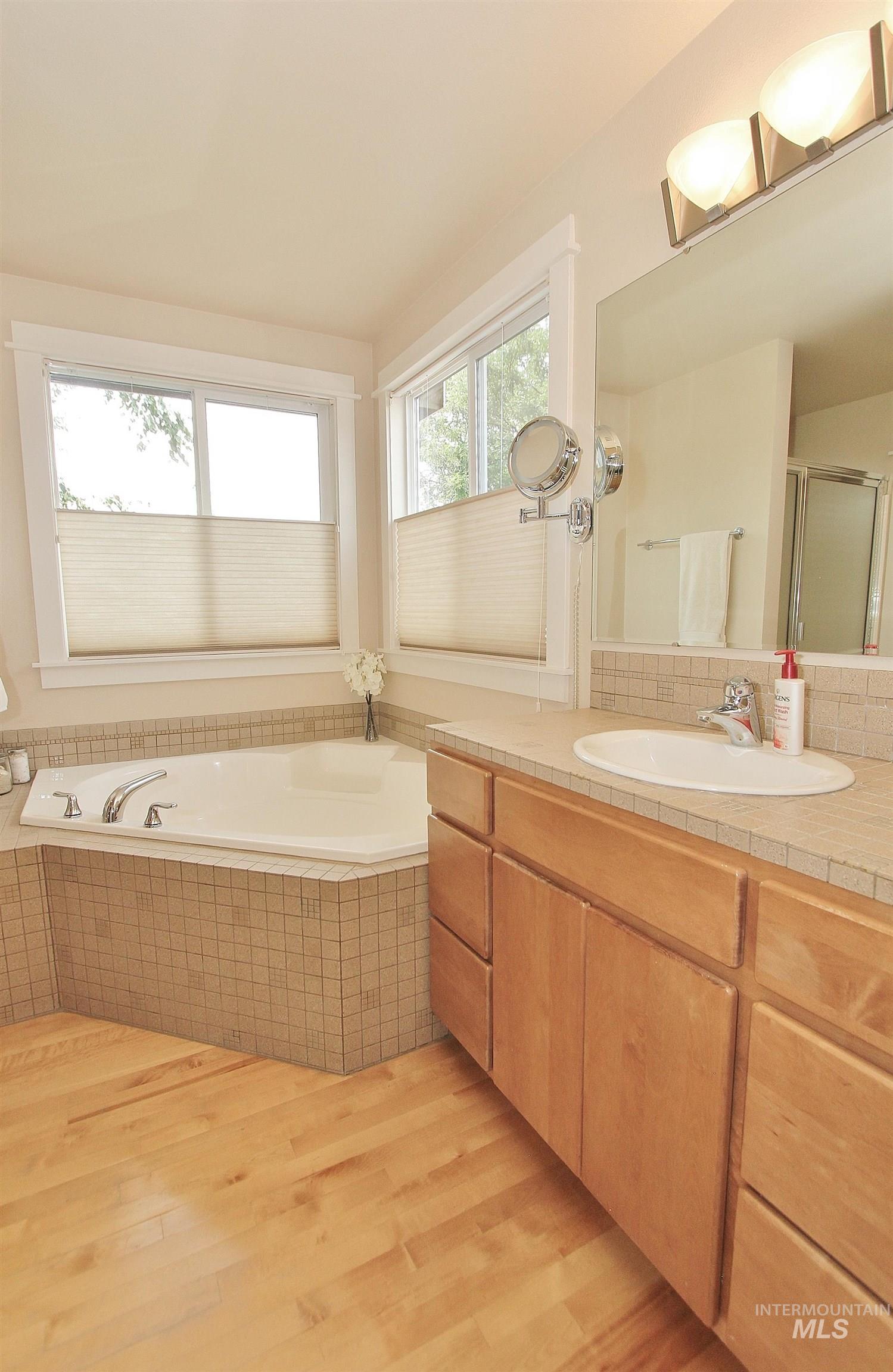 1013 E Legacy View Dr Property Photo 15