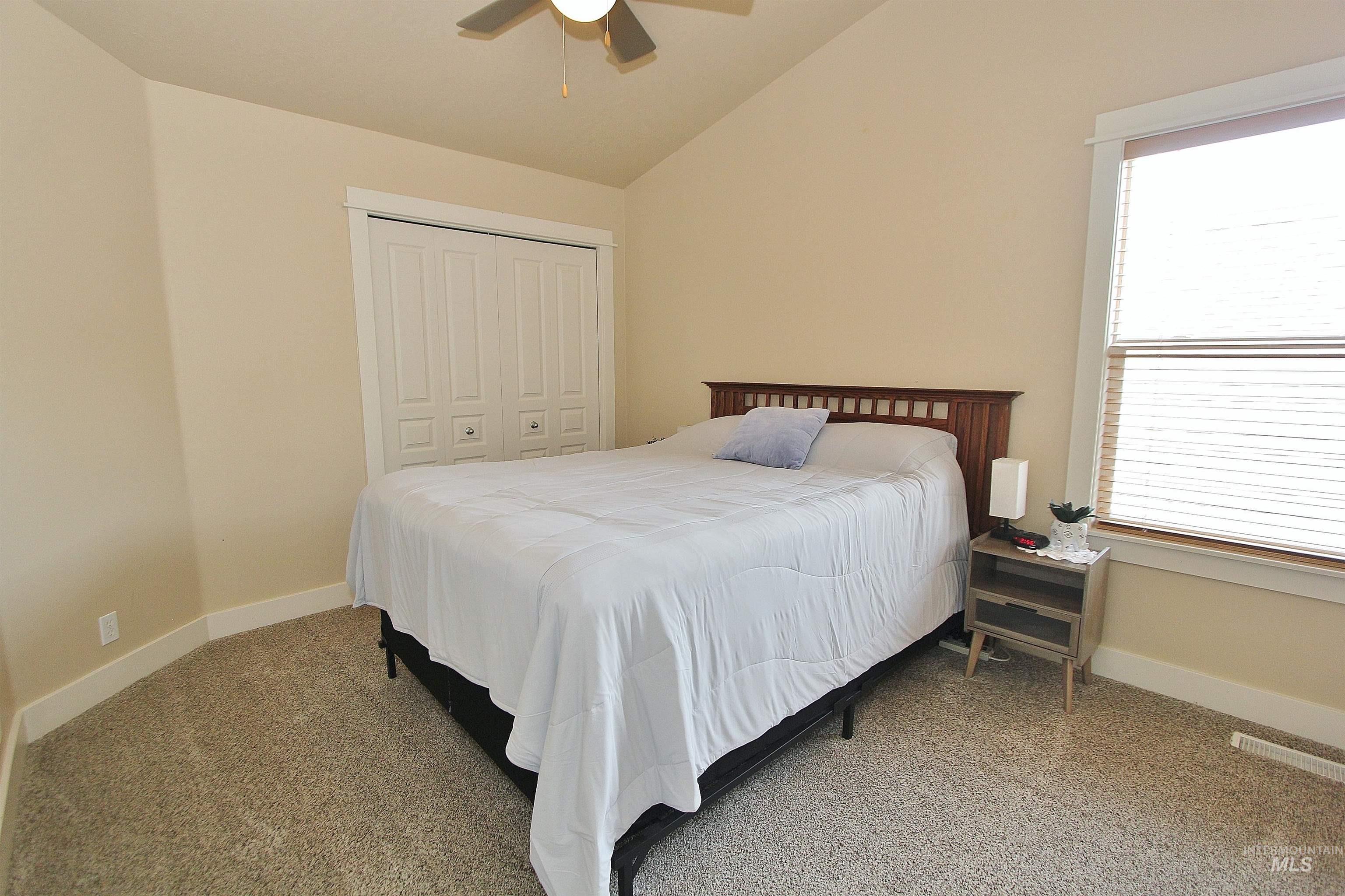 1013 E Legacy View Dr Property Photo 20