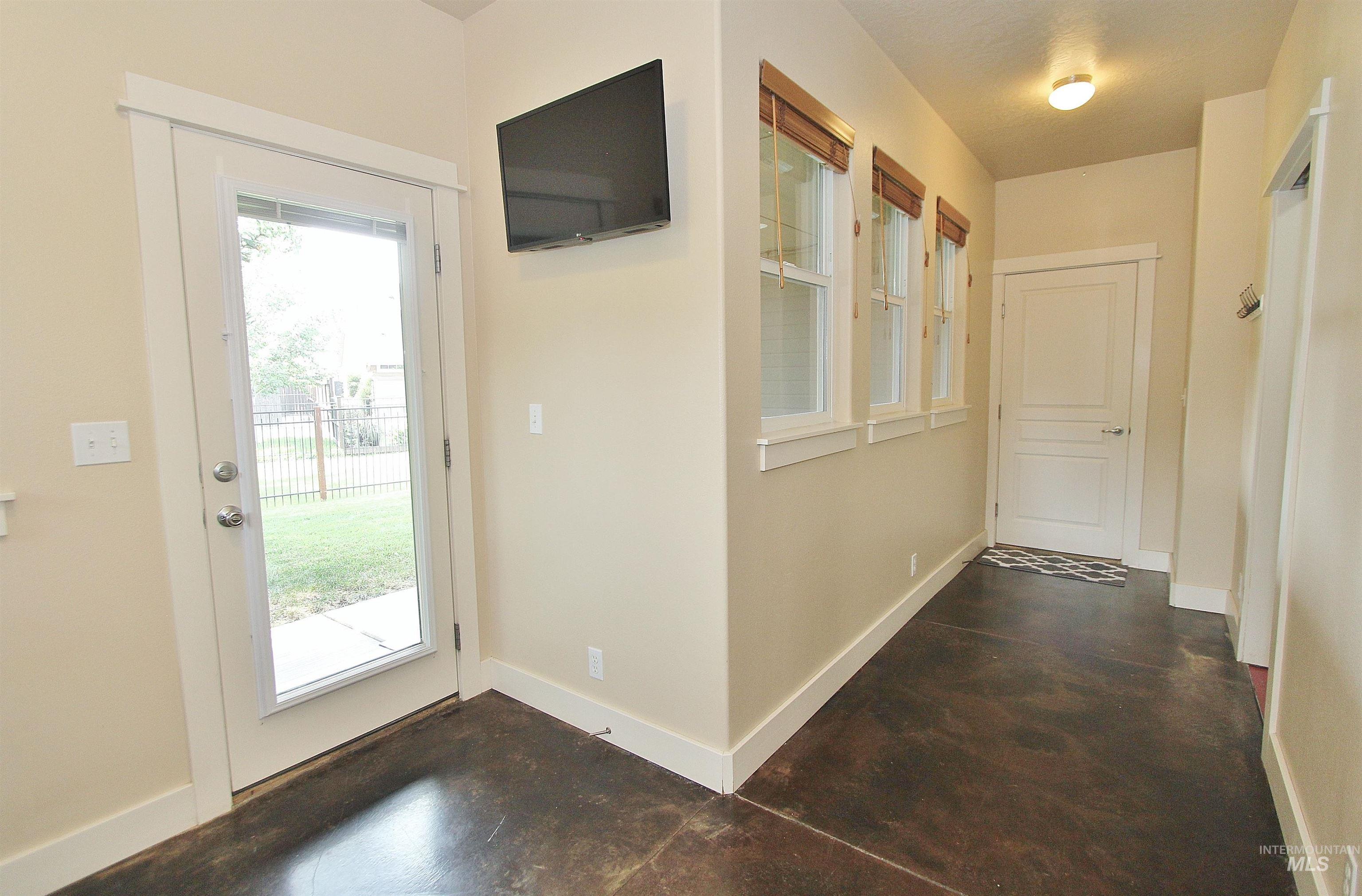 1013 E Legacy View Dr Property Photo 22
