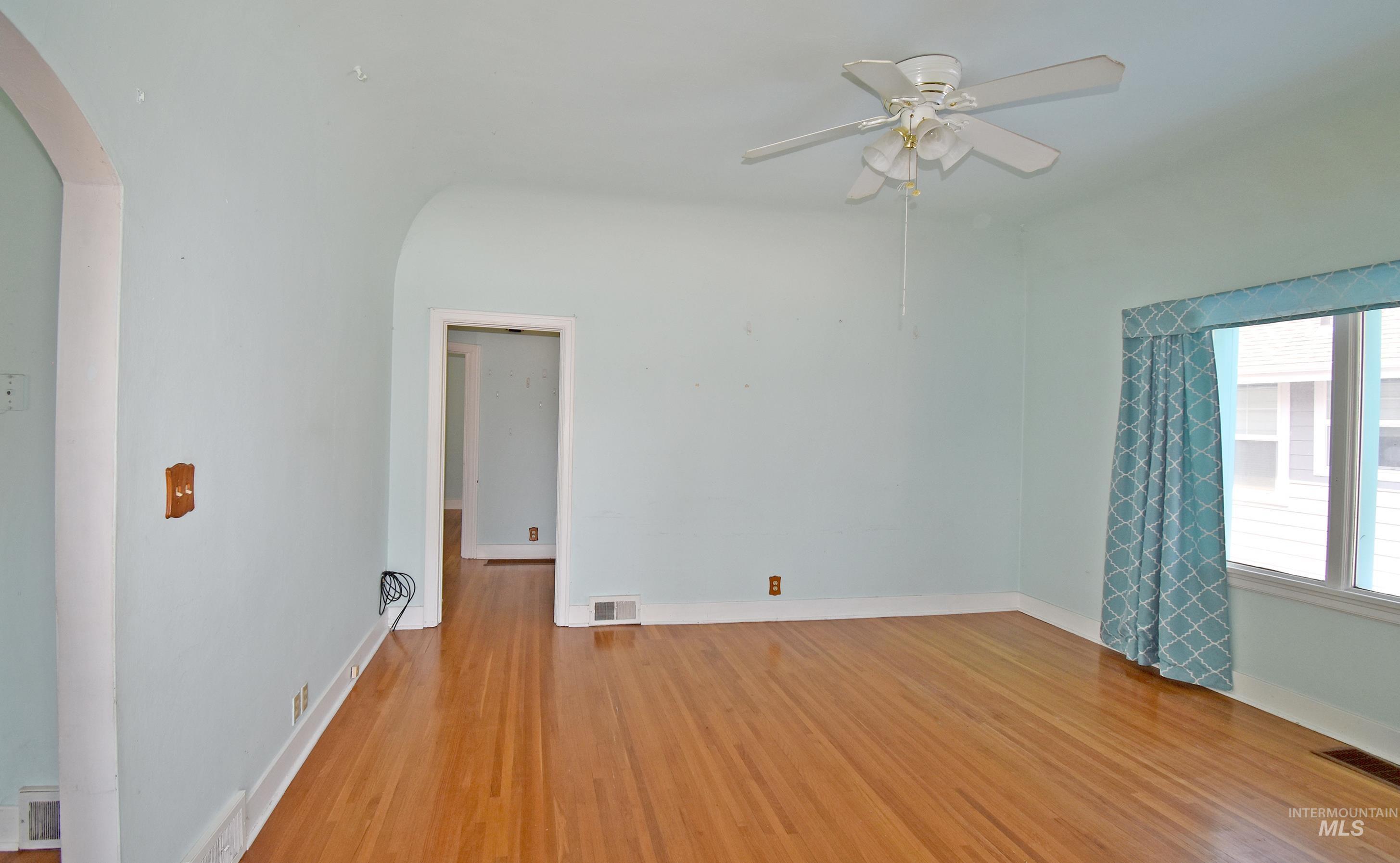 1024 10th Street Property Photo 2