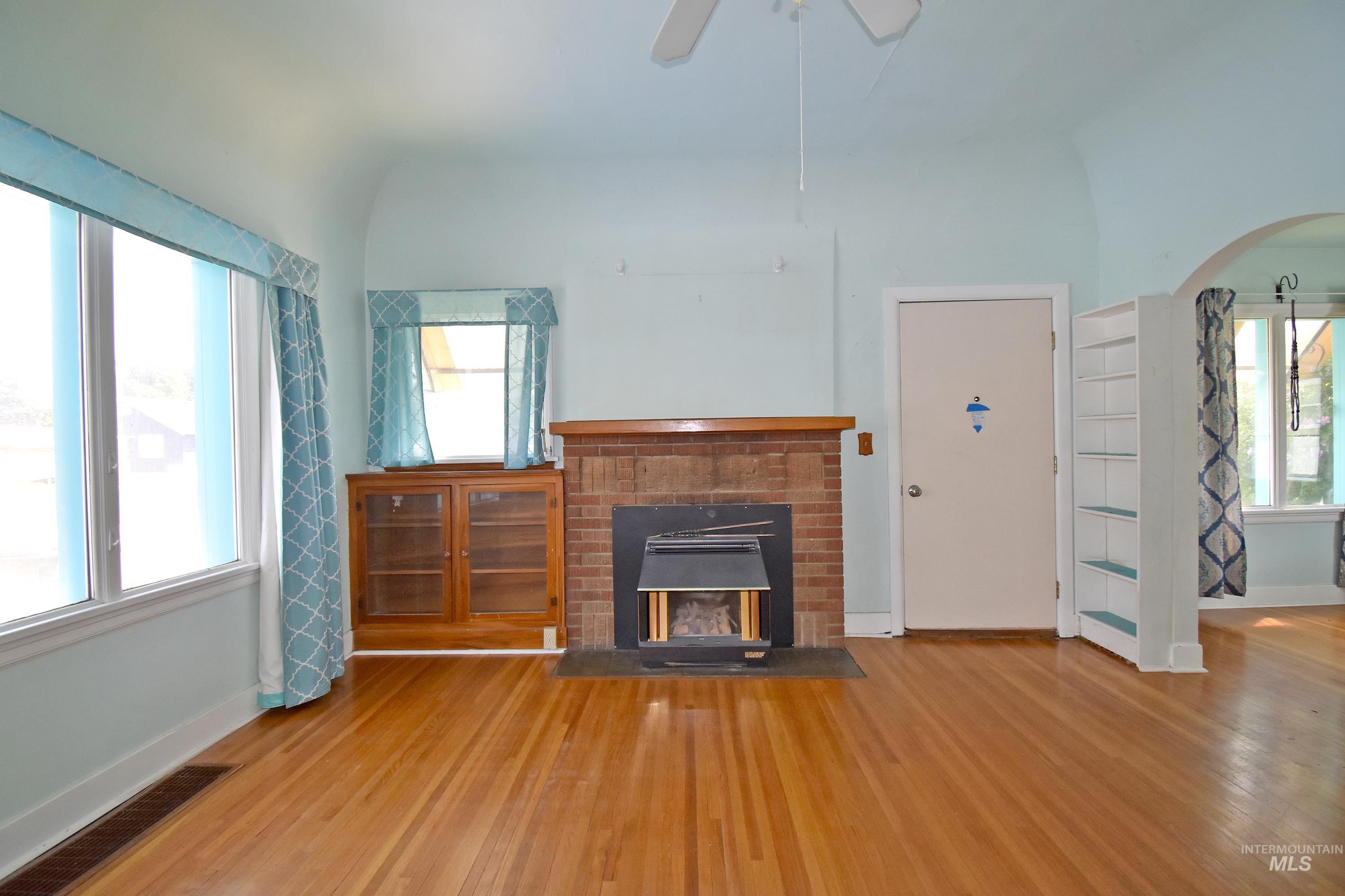 1024 10th Street Property Photo 3