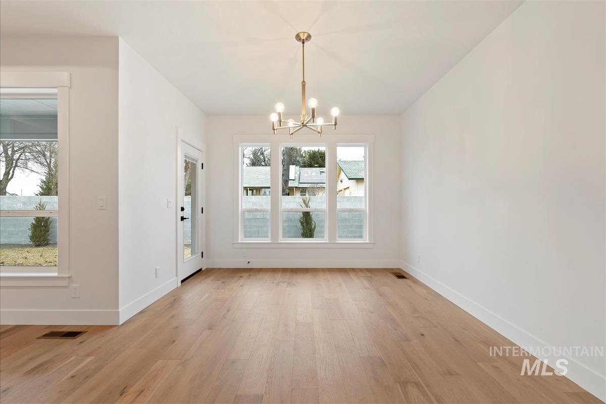 6914 W Tolland St Property Photo 17