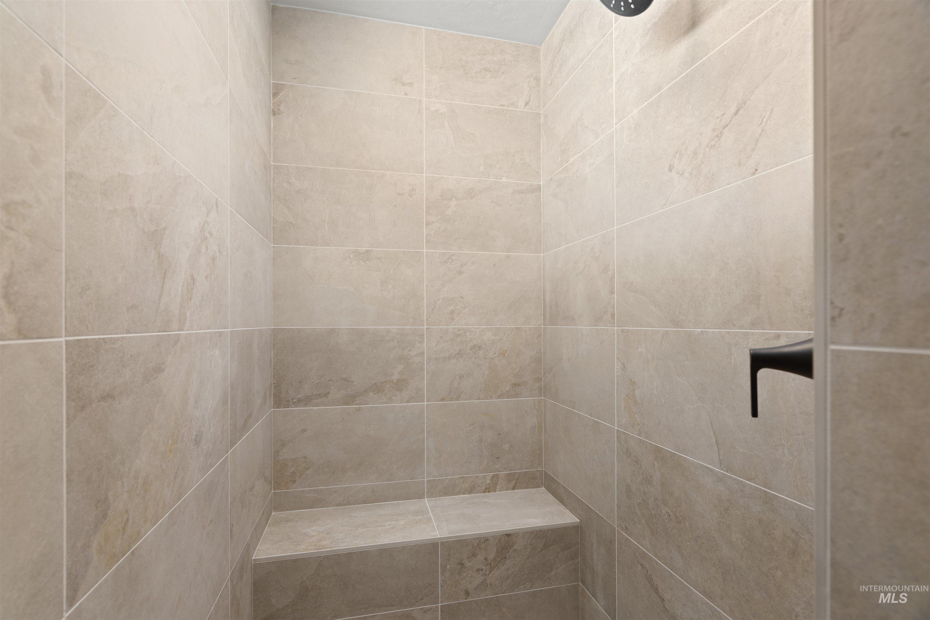 6914 W Tolland St Property Photo 18