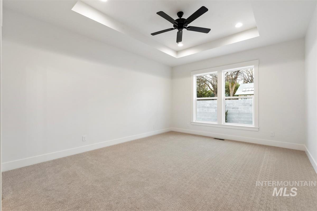 6914 W Tolland St Property Photo 19