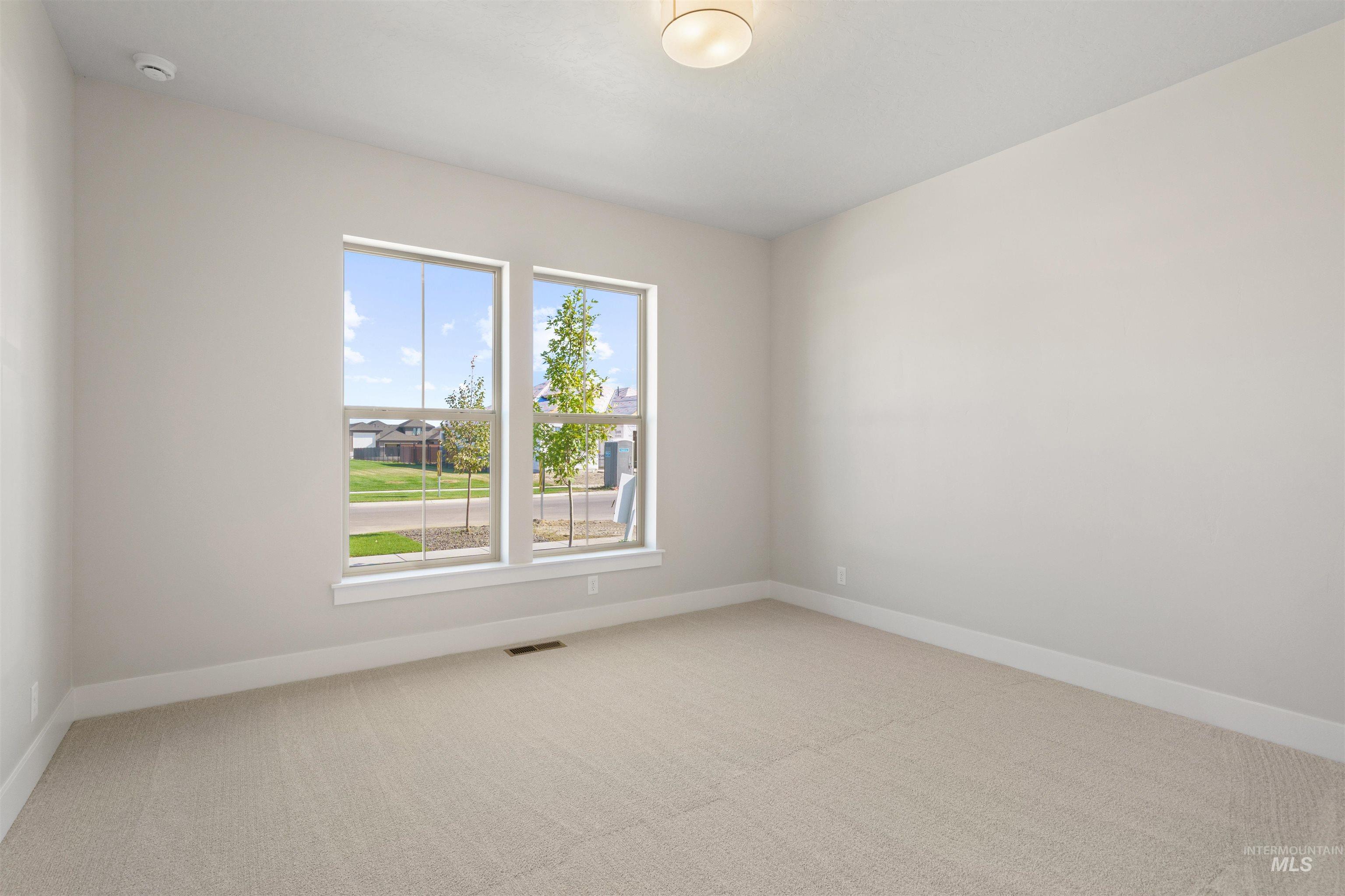 6914 W Tolland St Property Photo 25