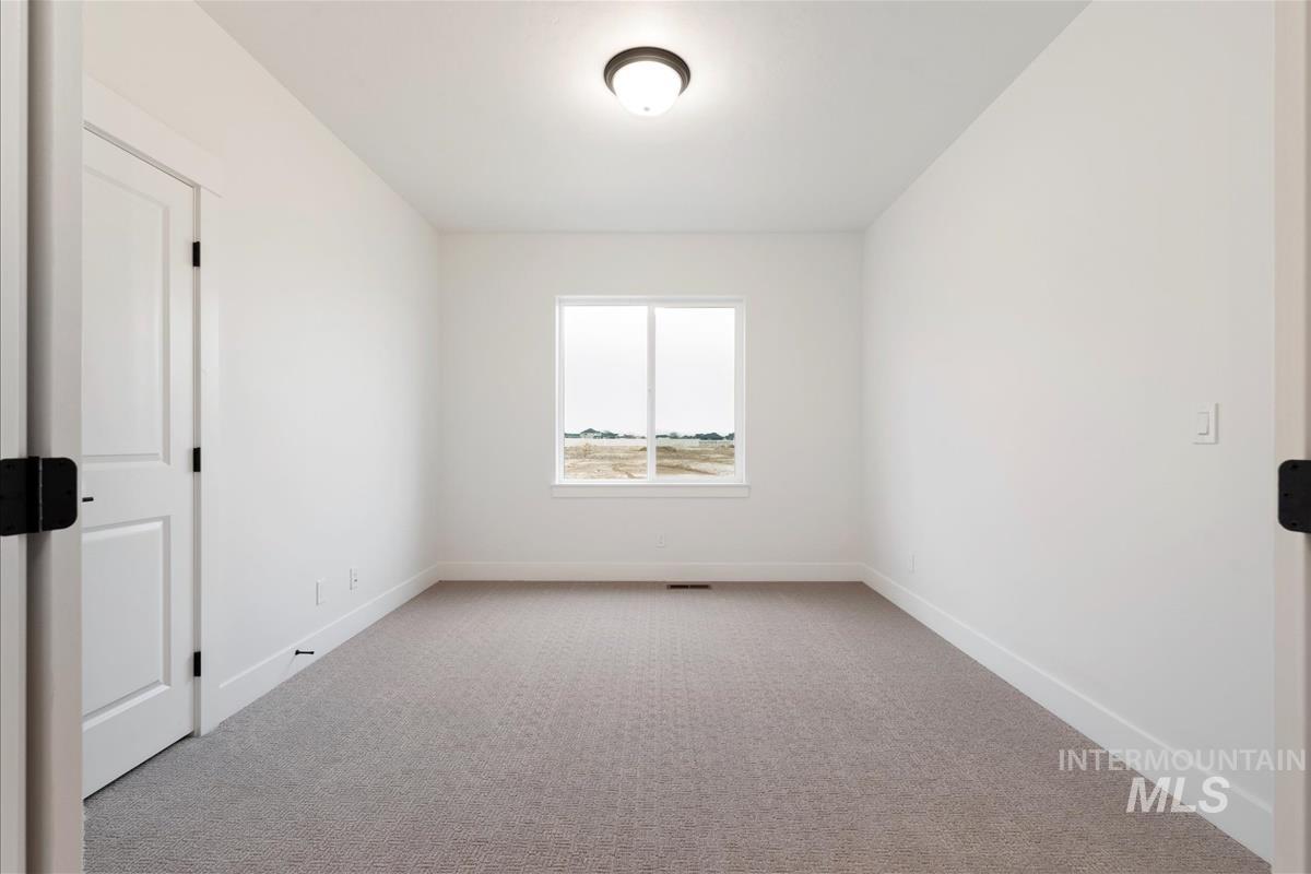 6914 W Tolland St Property Photo 27