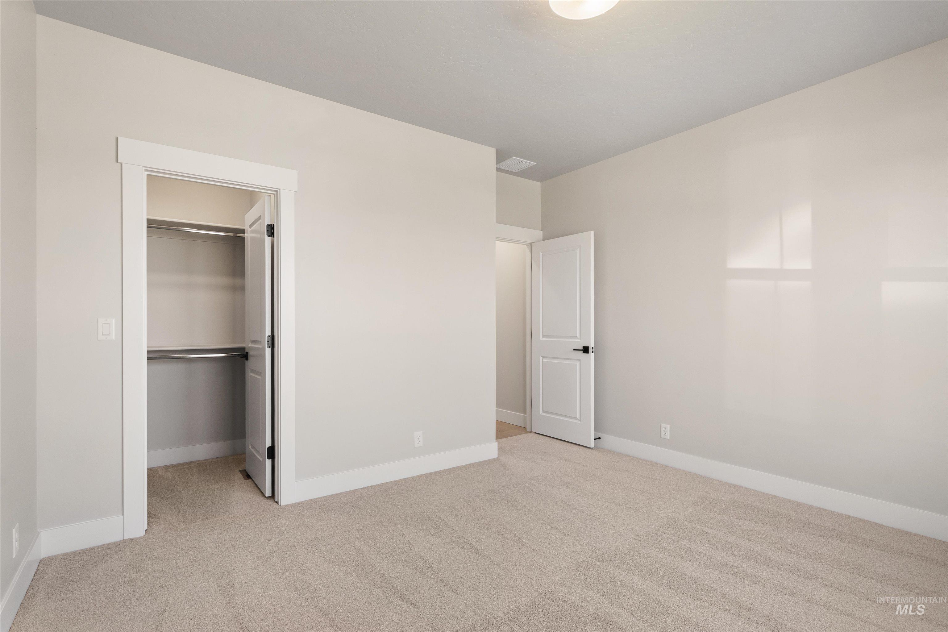 6914 W Tolland St Property Photo 28