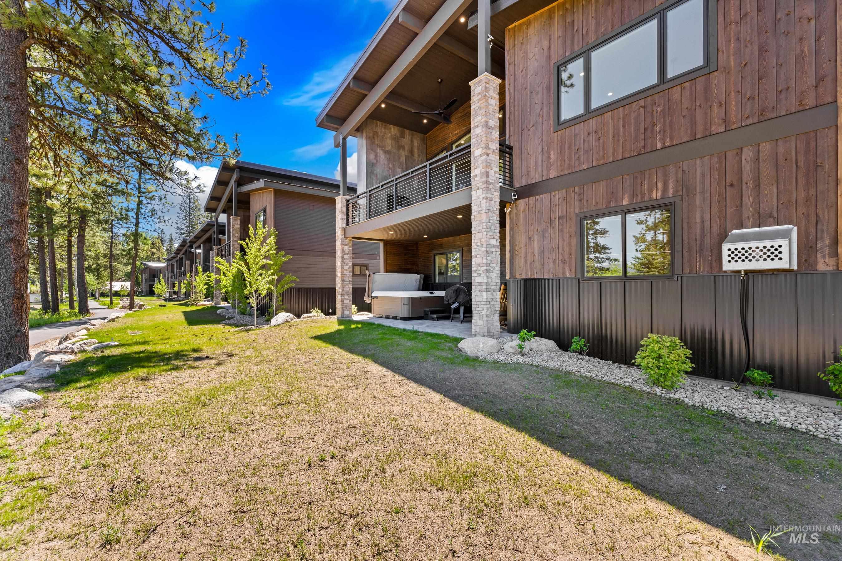 339 Running Horse Dr Property Photo 13
