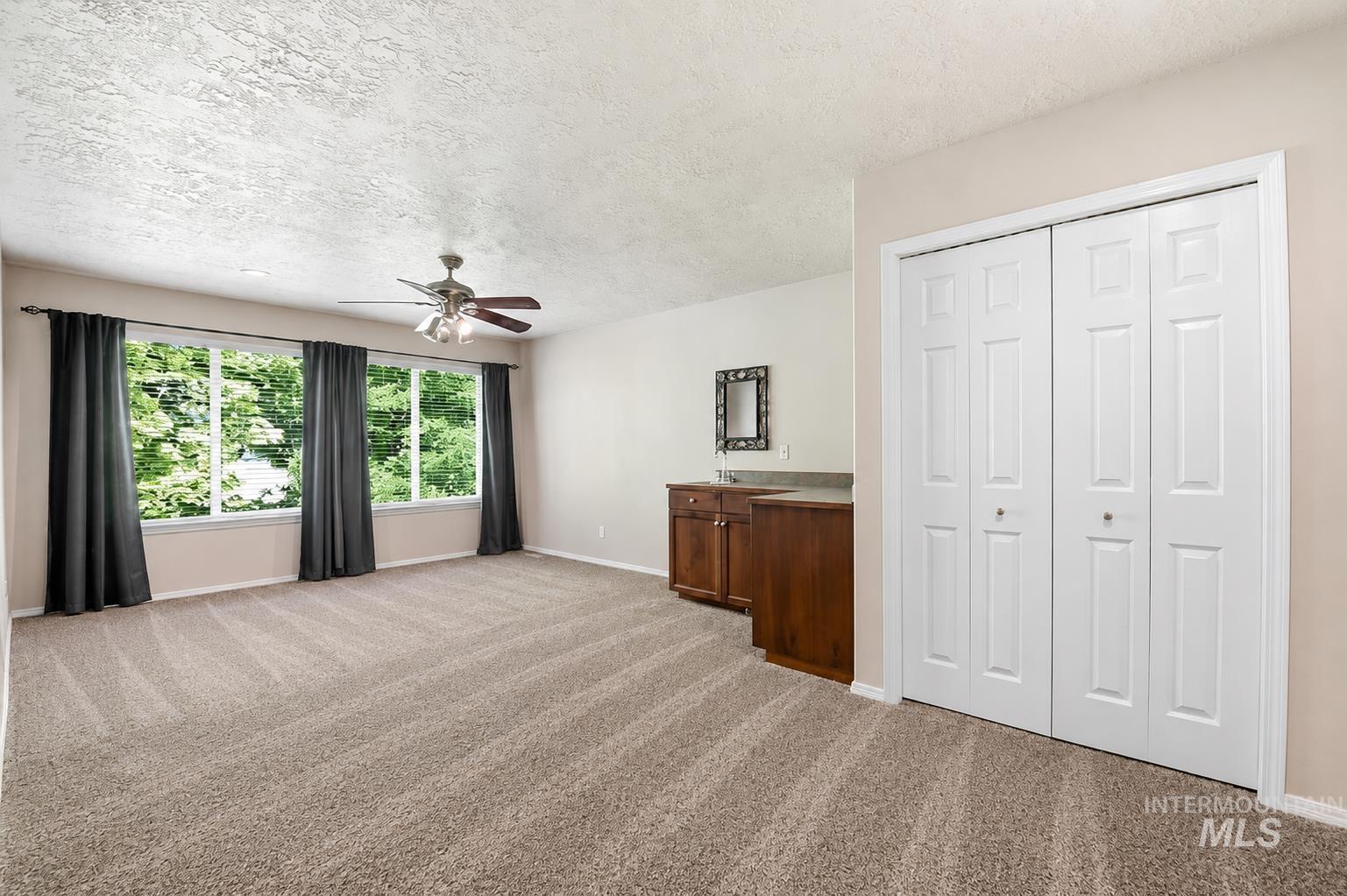 5143 N Blue Ash Ave Property Photo 26