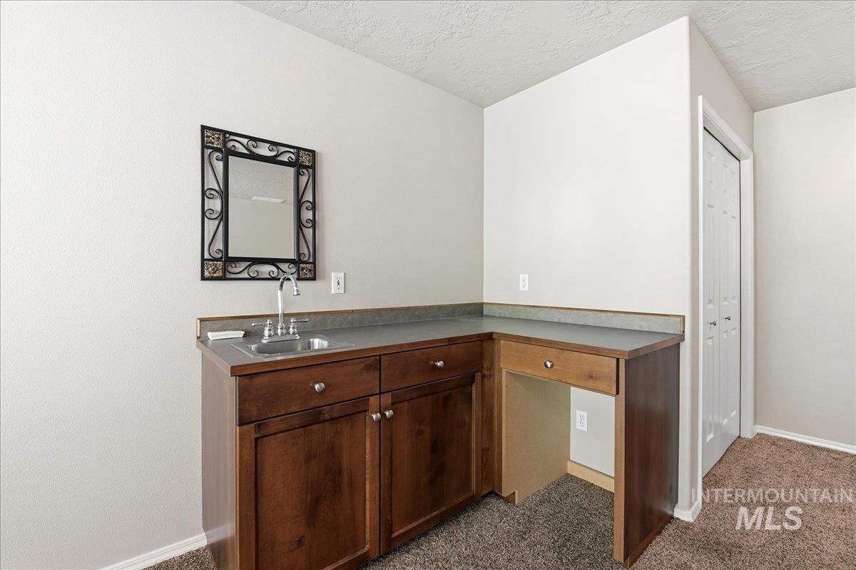 5143 N Blue Ash Ave Property Photo 27