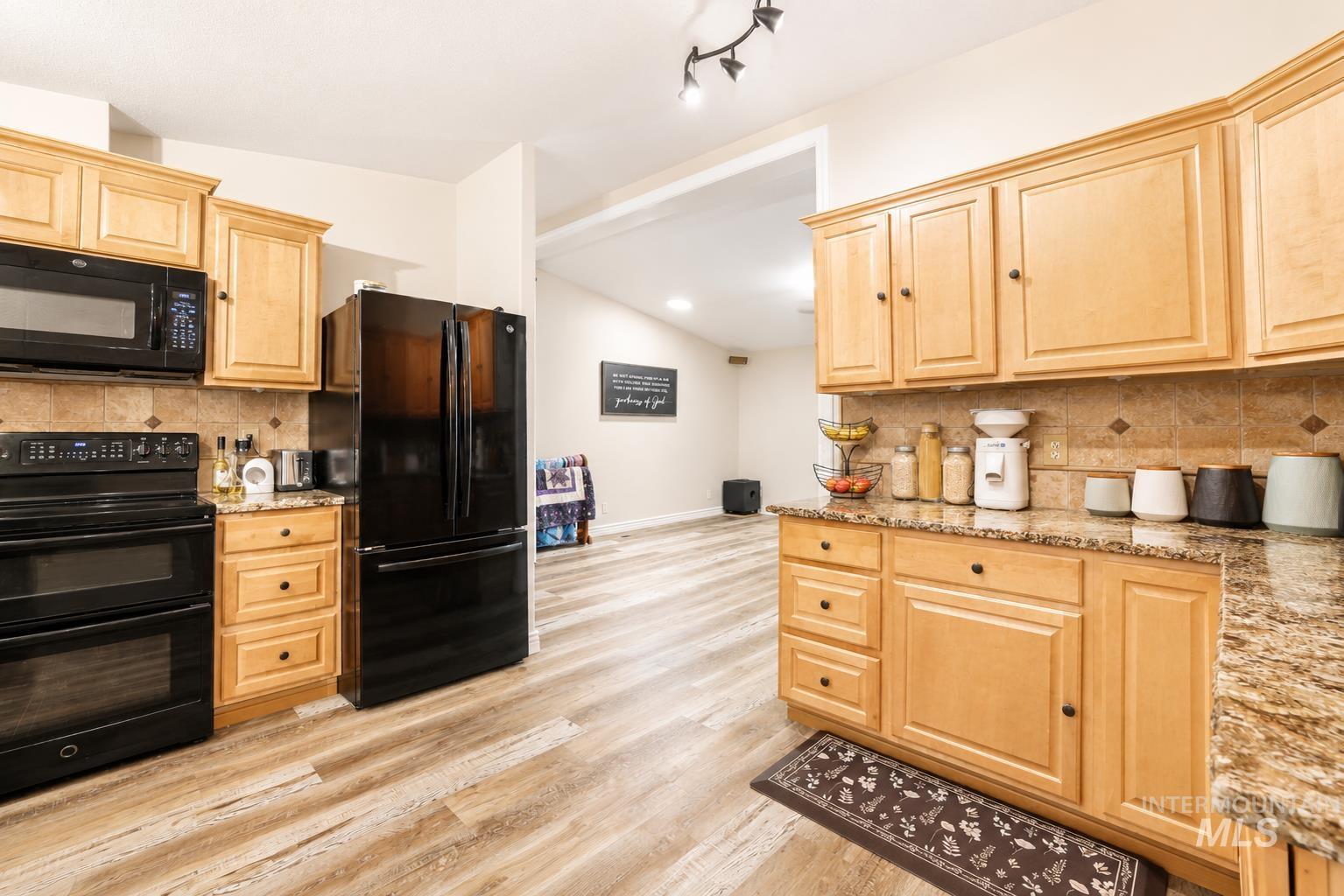 1811 W St Property Photo 6