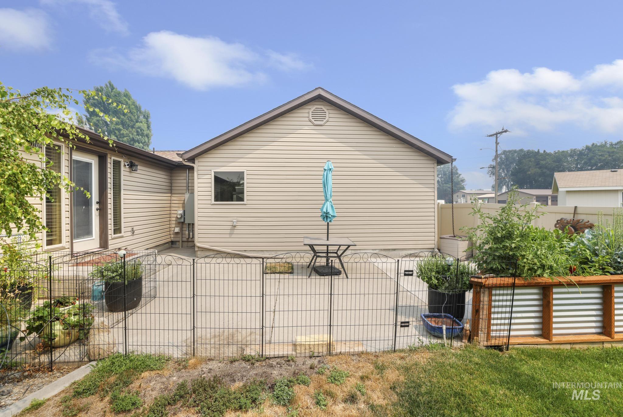 1811 W St Property Photo 33