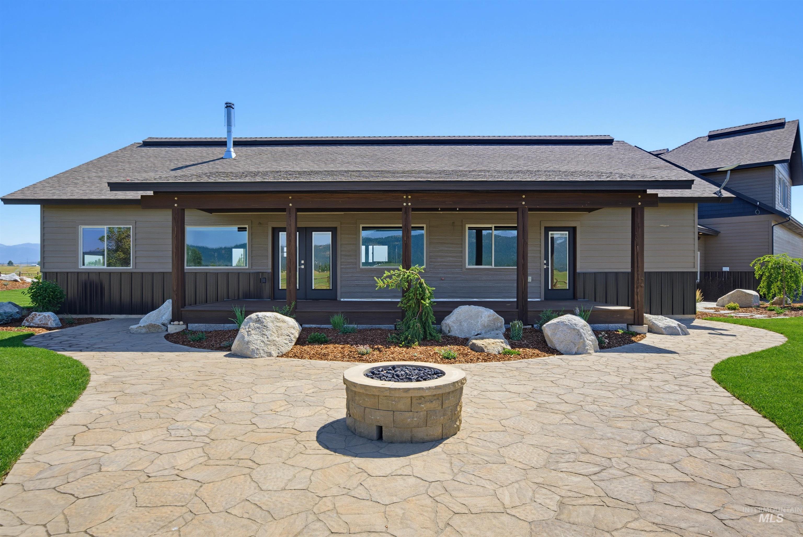 13945 Galloping Rd Property Photo 6