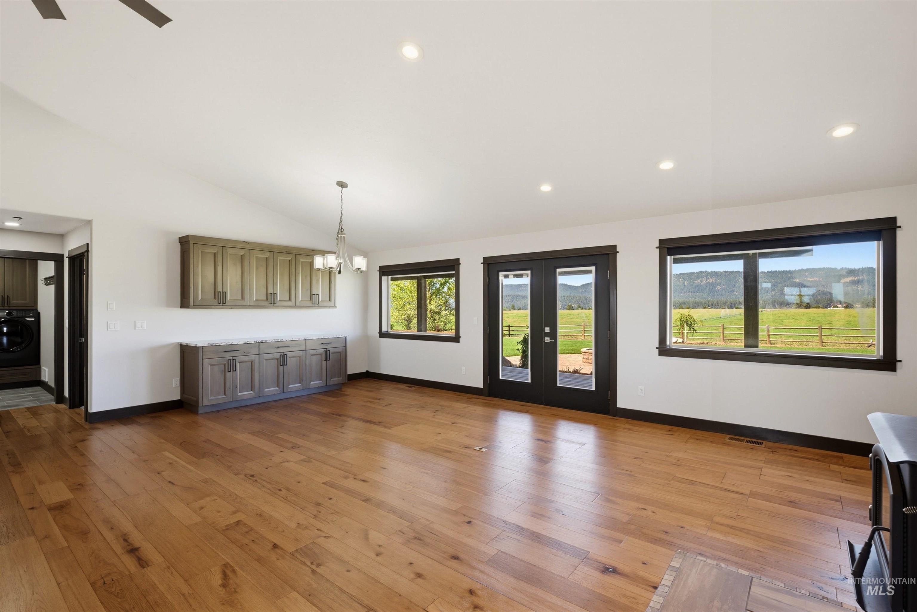 13945 Galloping Rd Property Photo 13