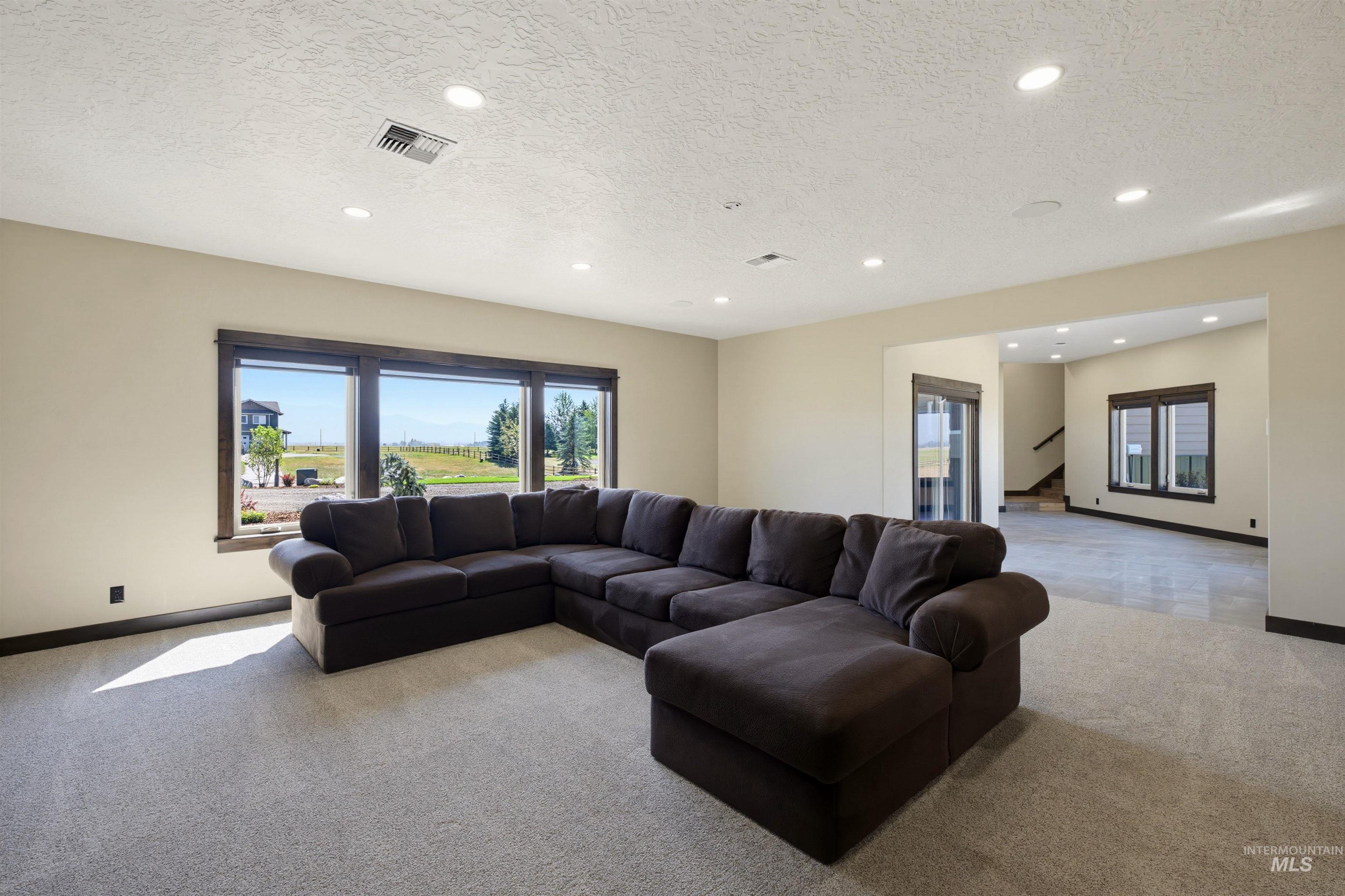 13945 Galloping Rd Property Photo 30