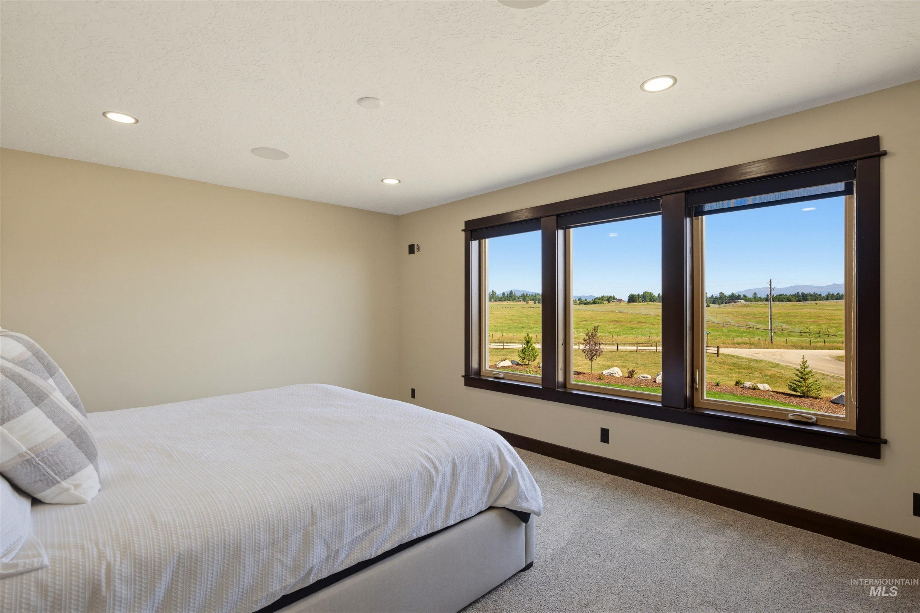 13945 Galloping Rd Property Photo 37