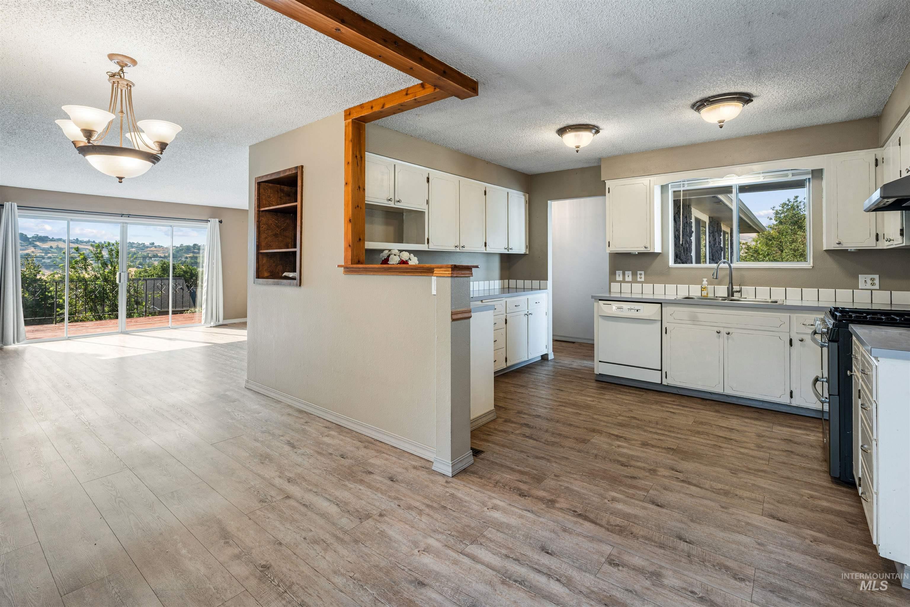 3314 Meadowlark Dr. Property Photo 8
