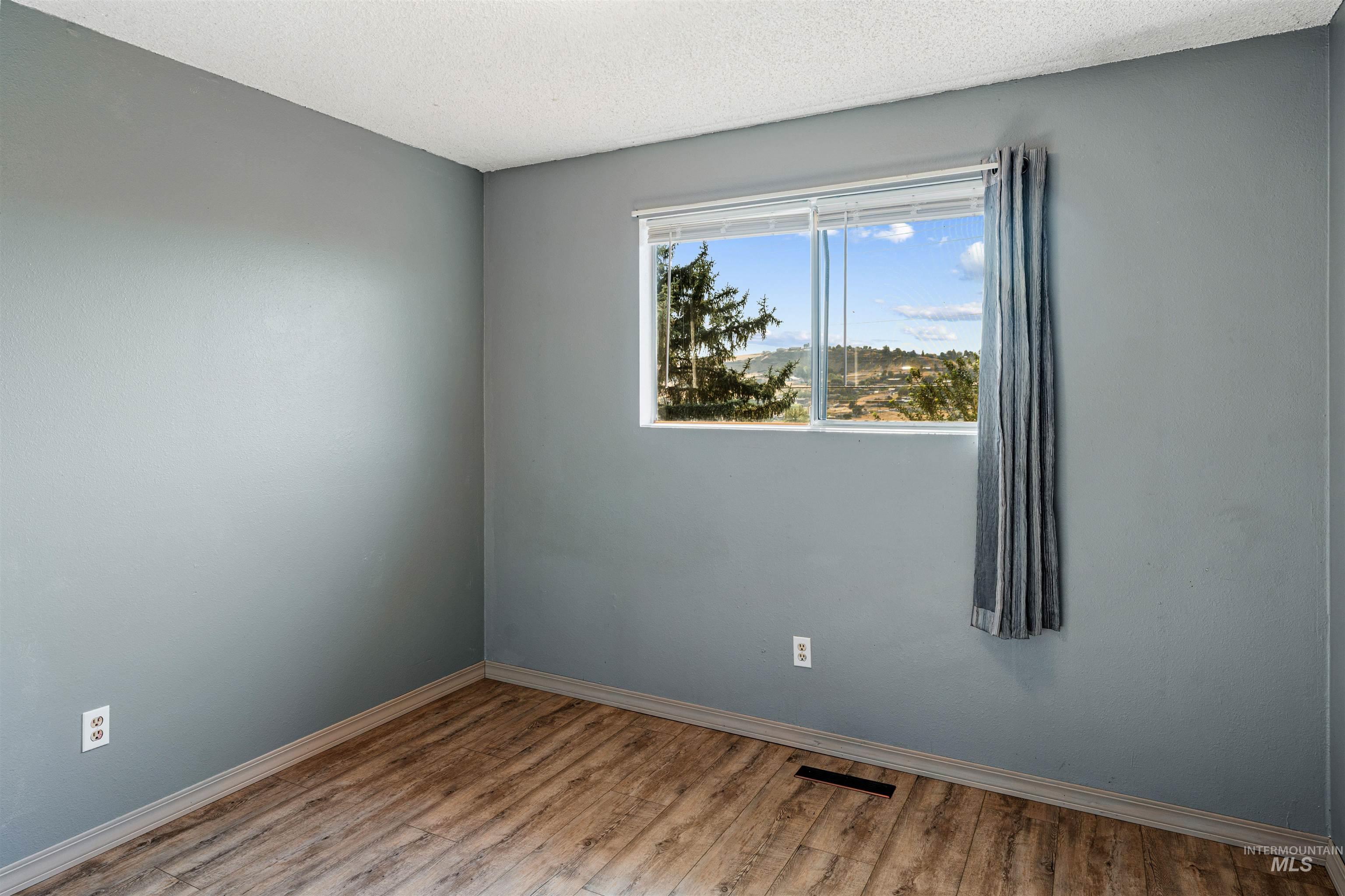 3314 Meadowlark Dr. Property Photo 12