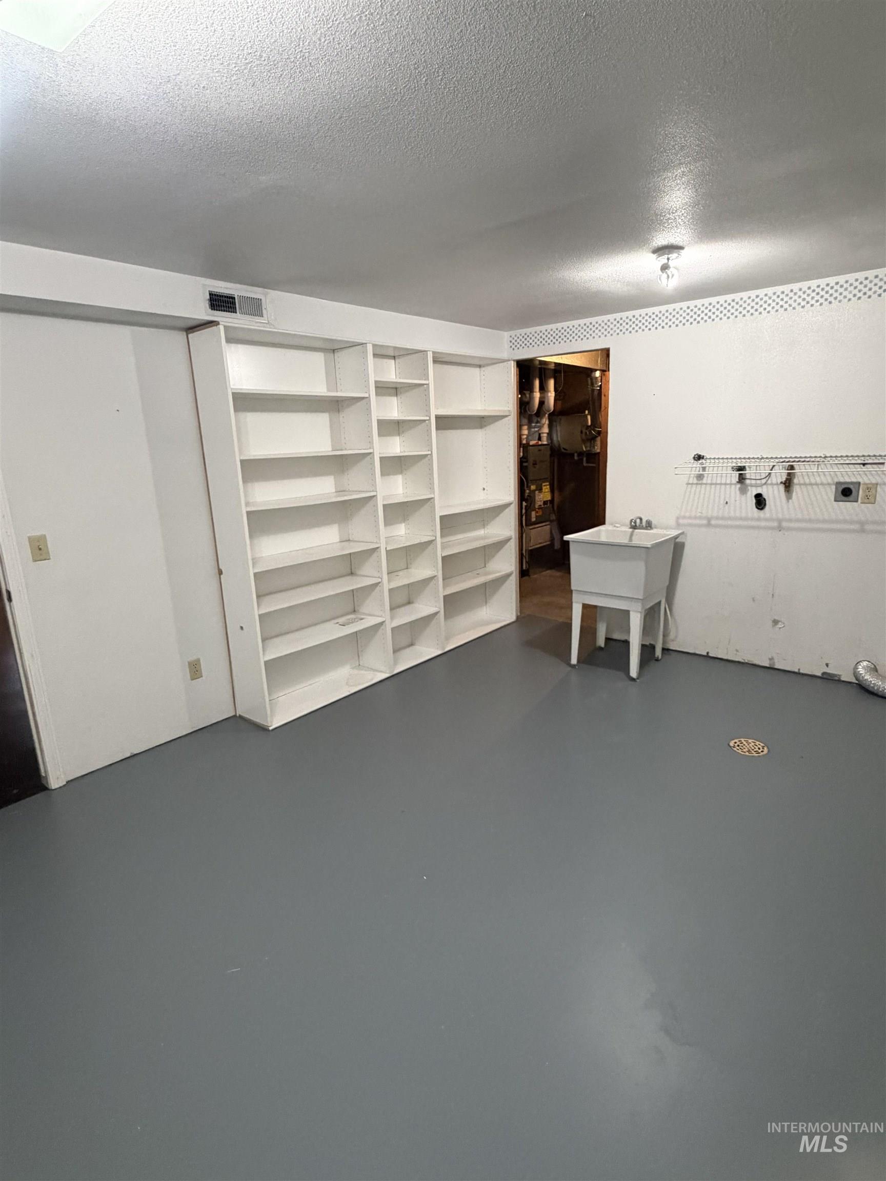 3314 Meadowlark Dr. Property Photo 15