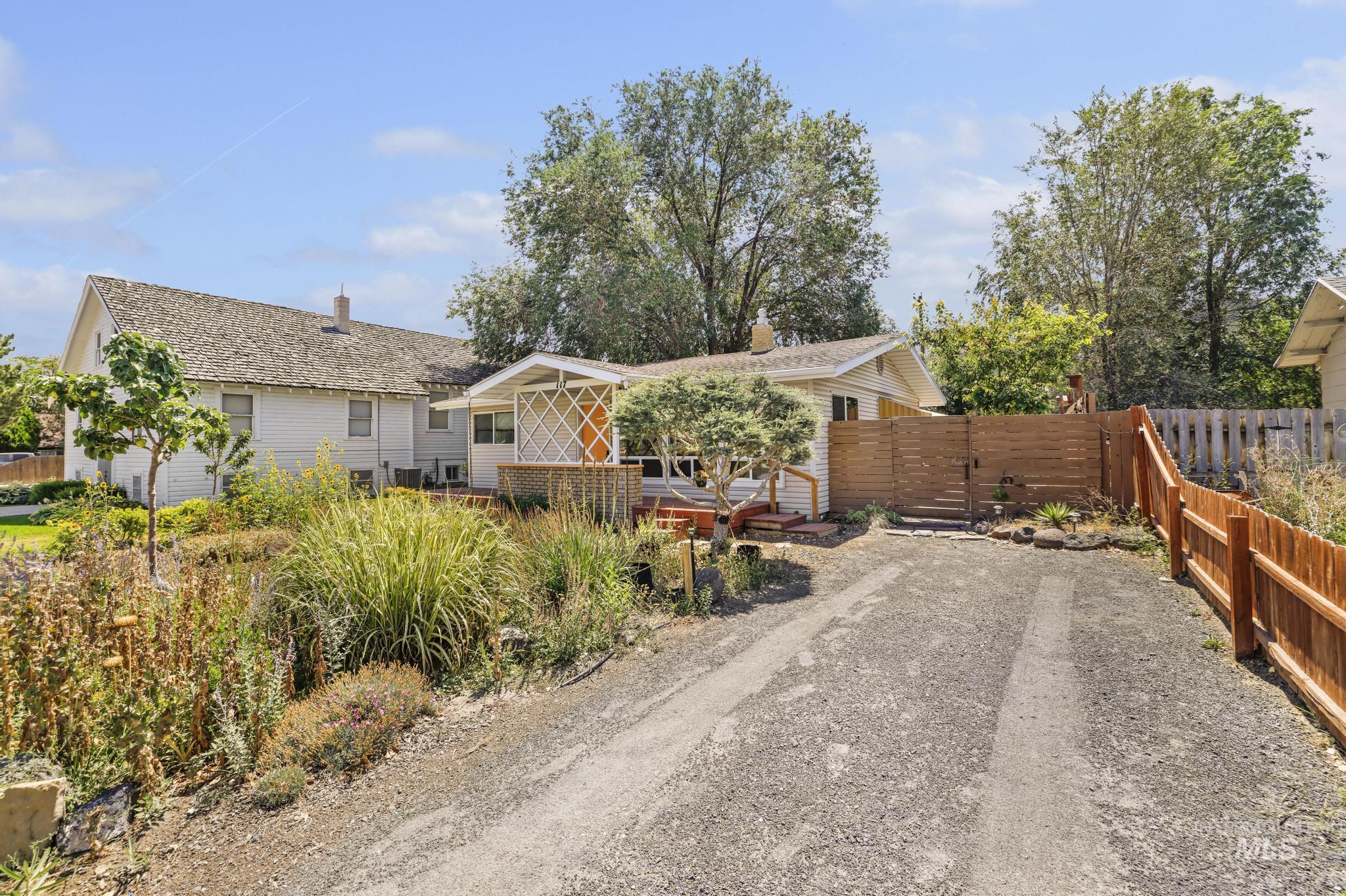 117 5th St. Property Photo 3