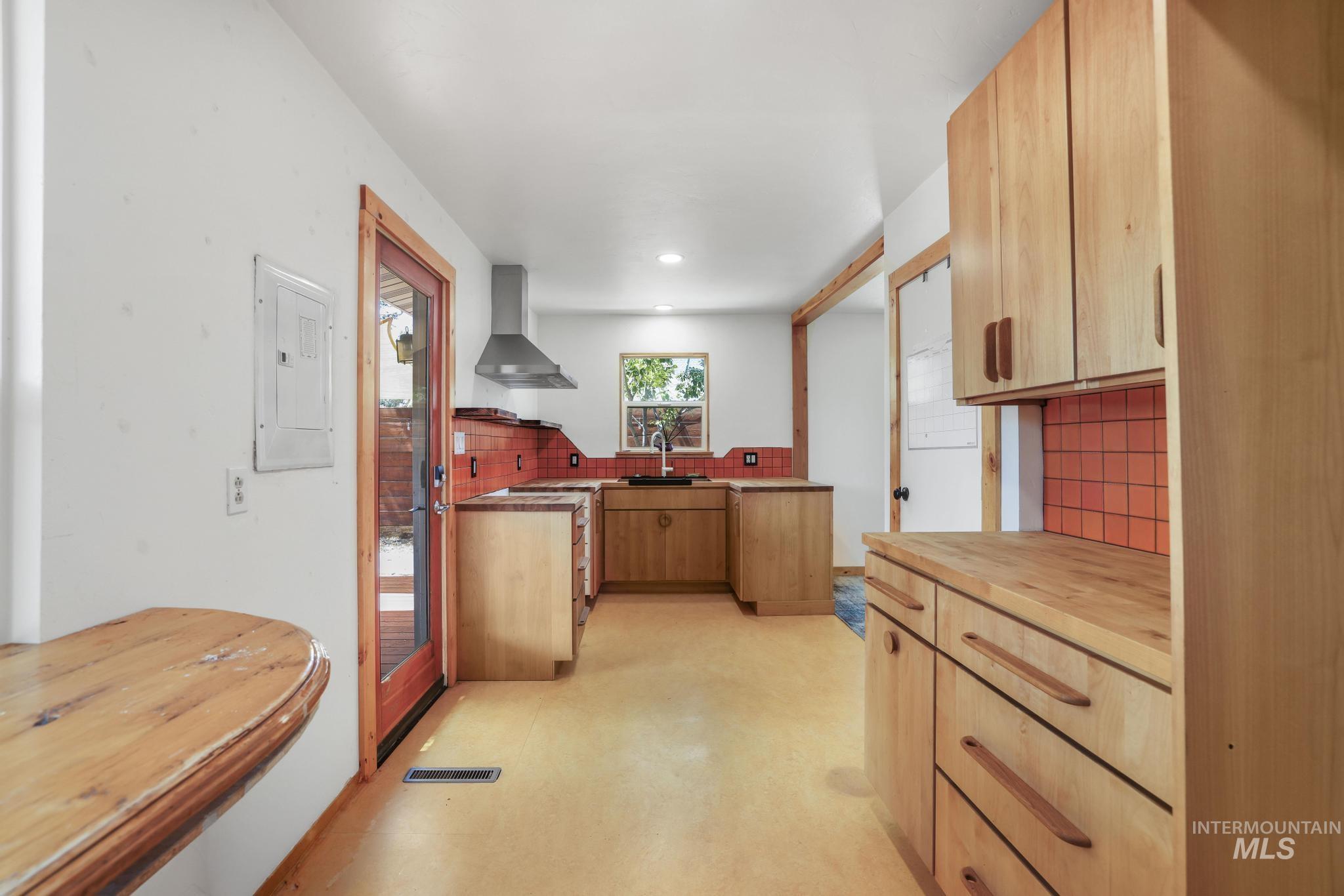 117 5th St. Property Photo 17