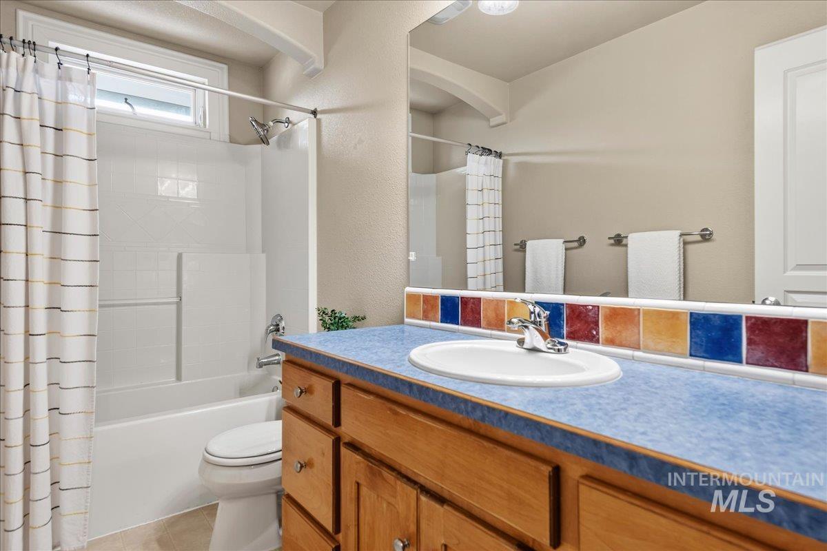 2710 W Crossland Property Photo 25