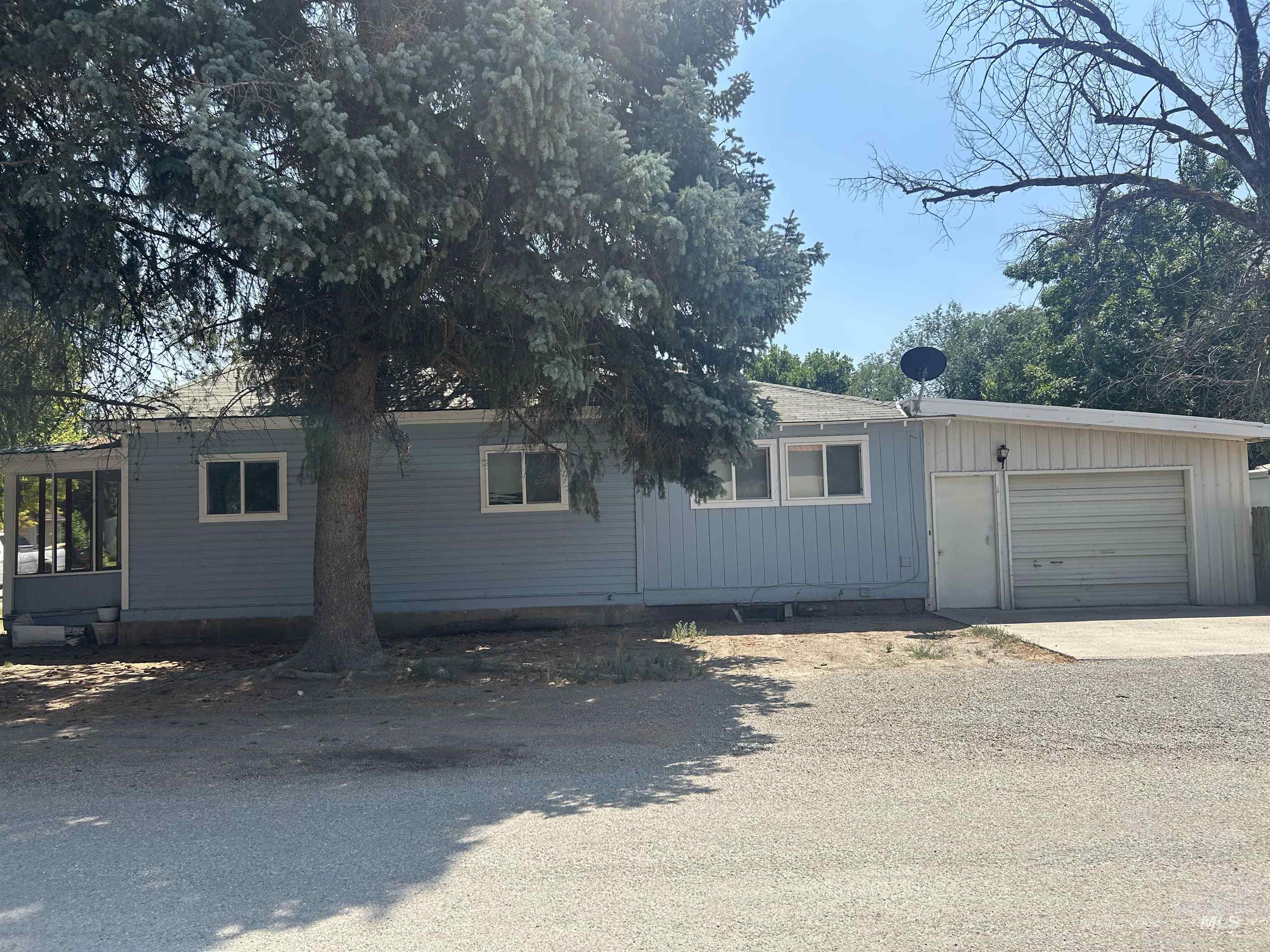 423 N Cherry Property Photo 1