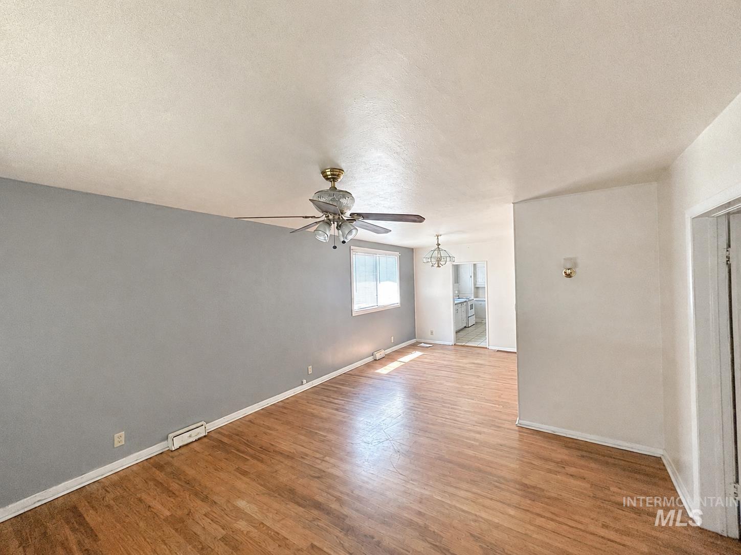 423 N Cherry Property Photo 7